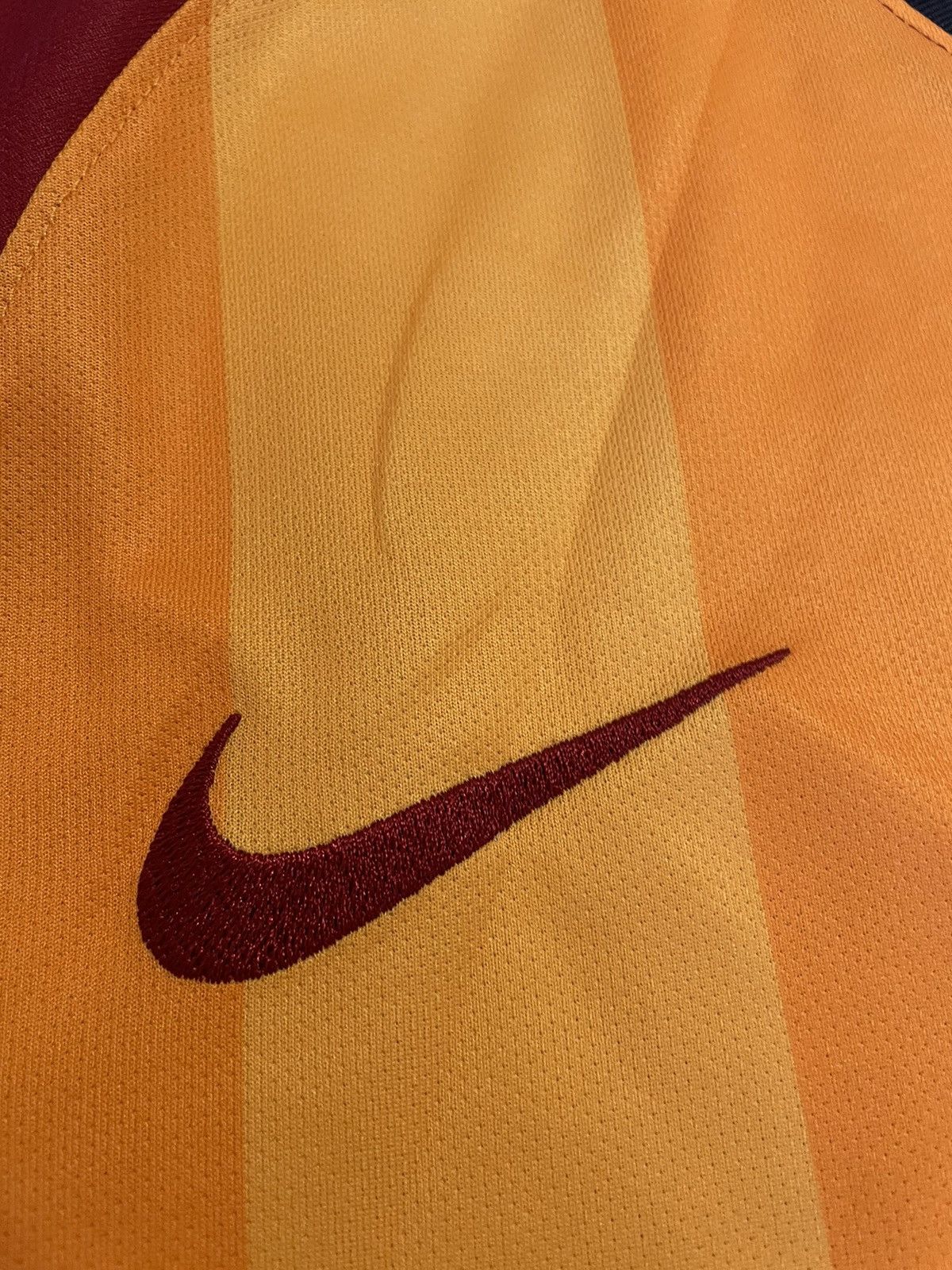 Nike GALATASARAY 2019 2020 HOME FOOTBALL SHIRT SOCCER JERSEY NIKE Size US S / EU 44-46 / 1 - 4 Thumbnail