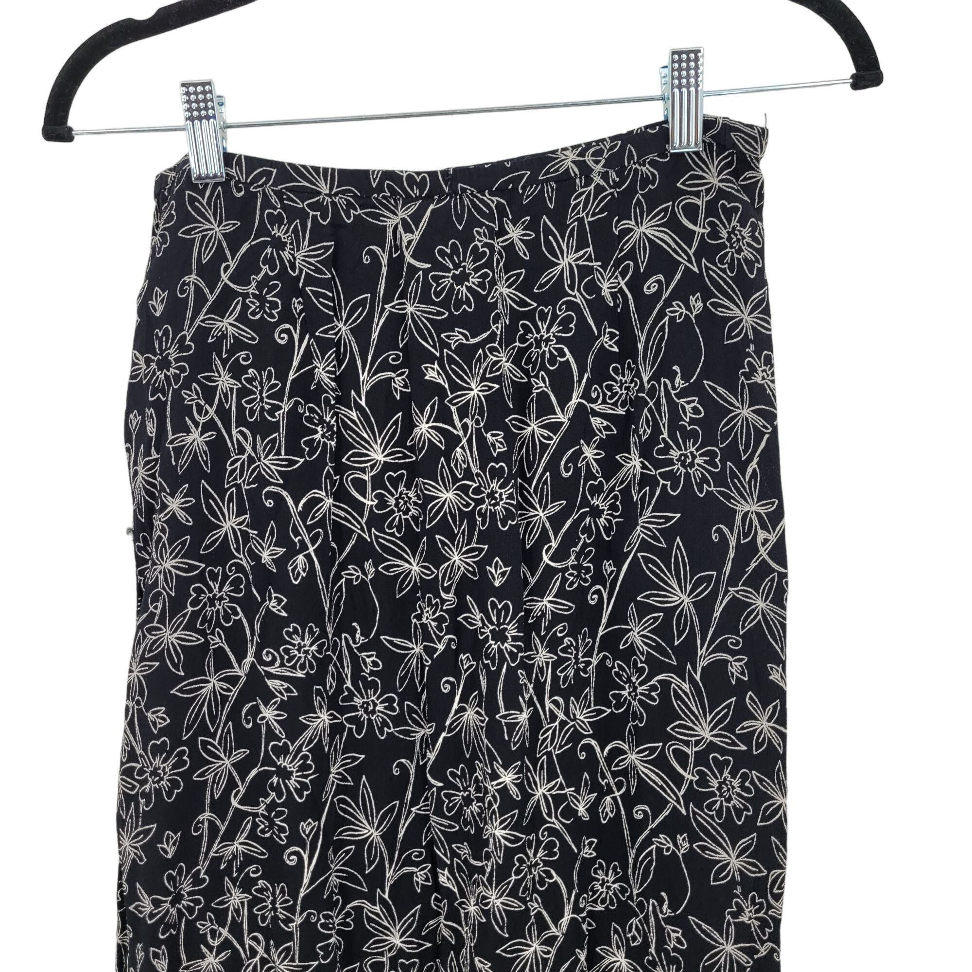 Vintage Vintage Maxi Skirt M Black White Floral Rayon Button Front Size 26" / US 2 / IT 38 - 10 Thumbnail