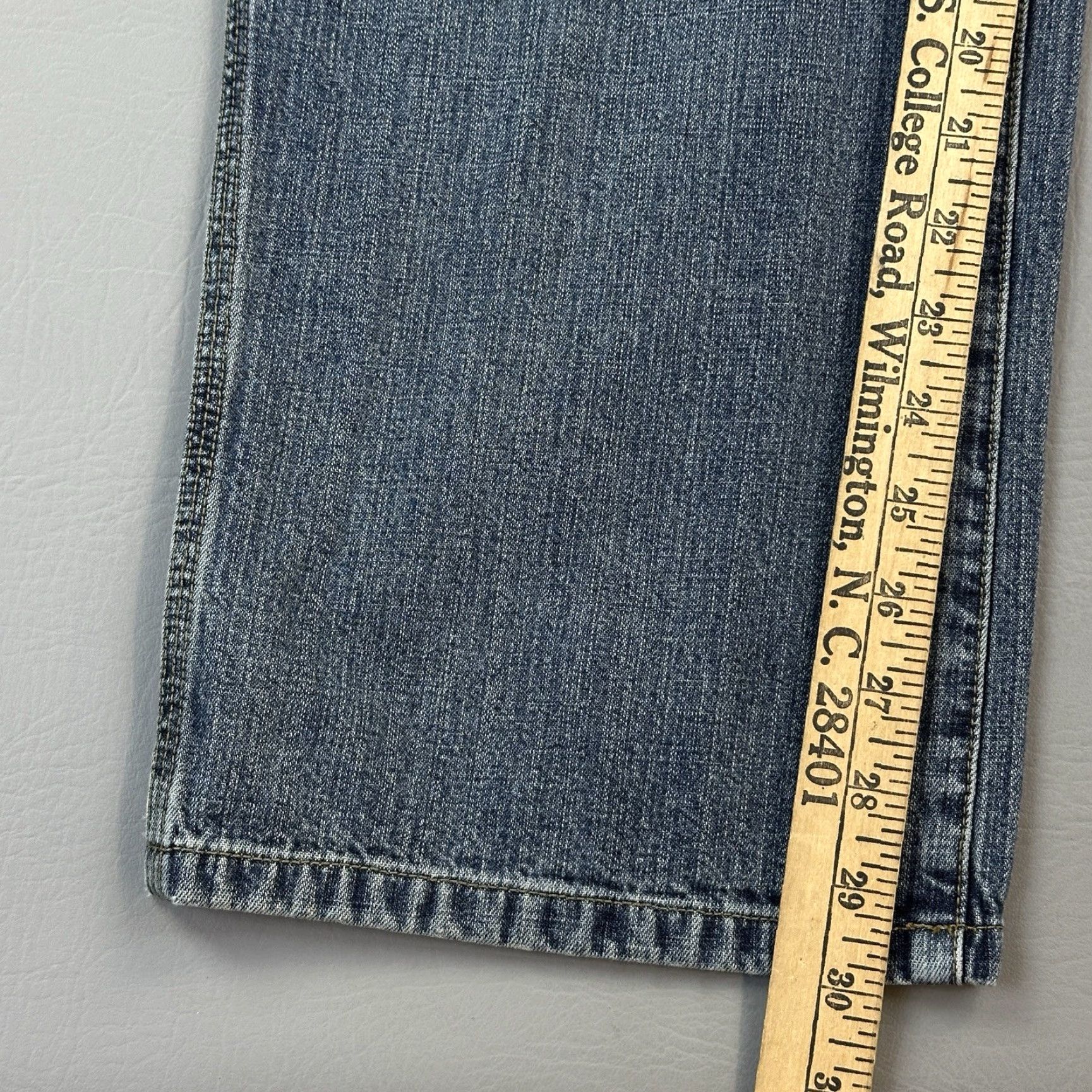 Tommy Hilfiger VINTAGE Tommy Hilfiger Jeans Mens 29x30 Dark Wash Relaxed Carpenter Skate Y2K Size US 29 - 4 Thumbnail