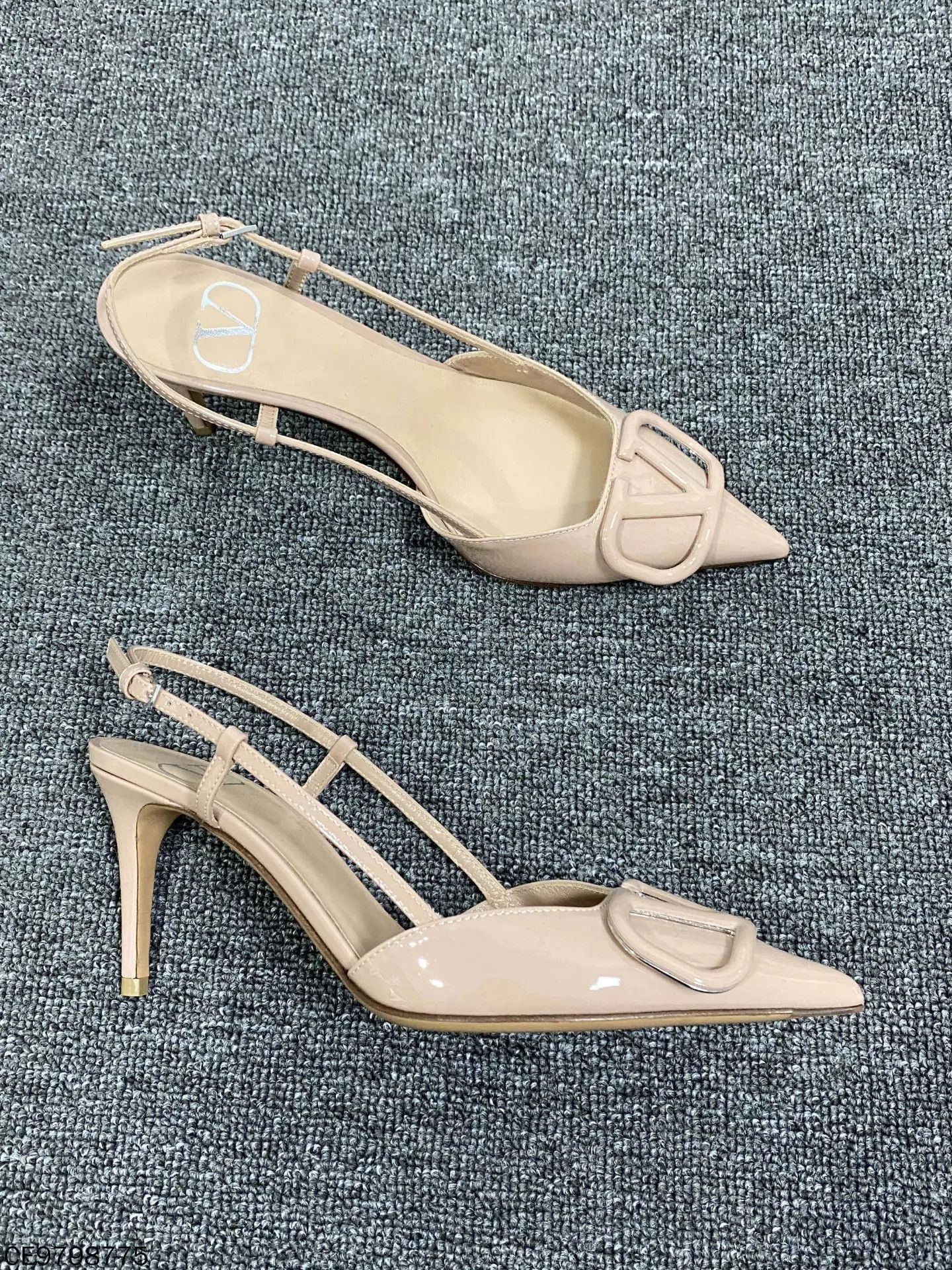 Valentino Valentino Nude Patent Leather Heels 36 New Size US 5.5 / IT 35.5 - 3 Thumbnail