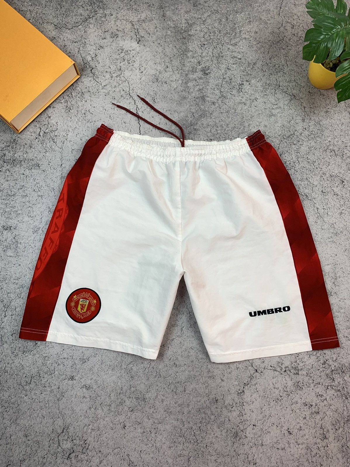 Umbro Manchester United Vintage 1996 1998 Shorts Umbro Size 34 L Size US 34 / EU 50 - 1 Thumbnail