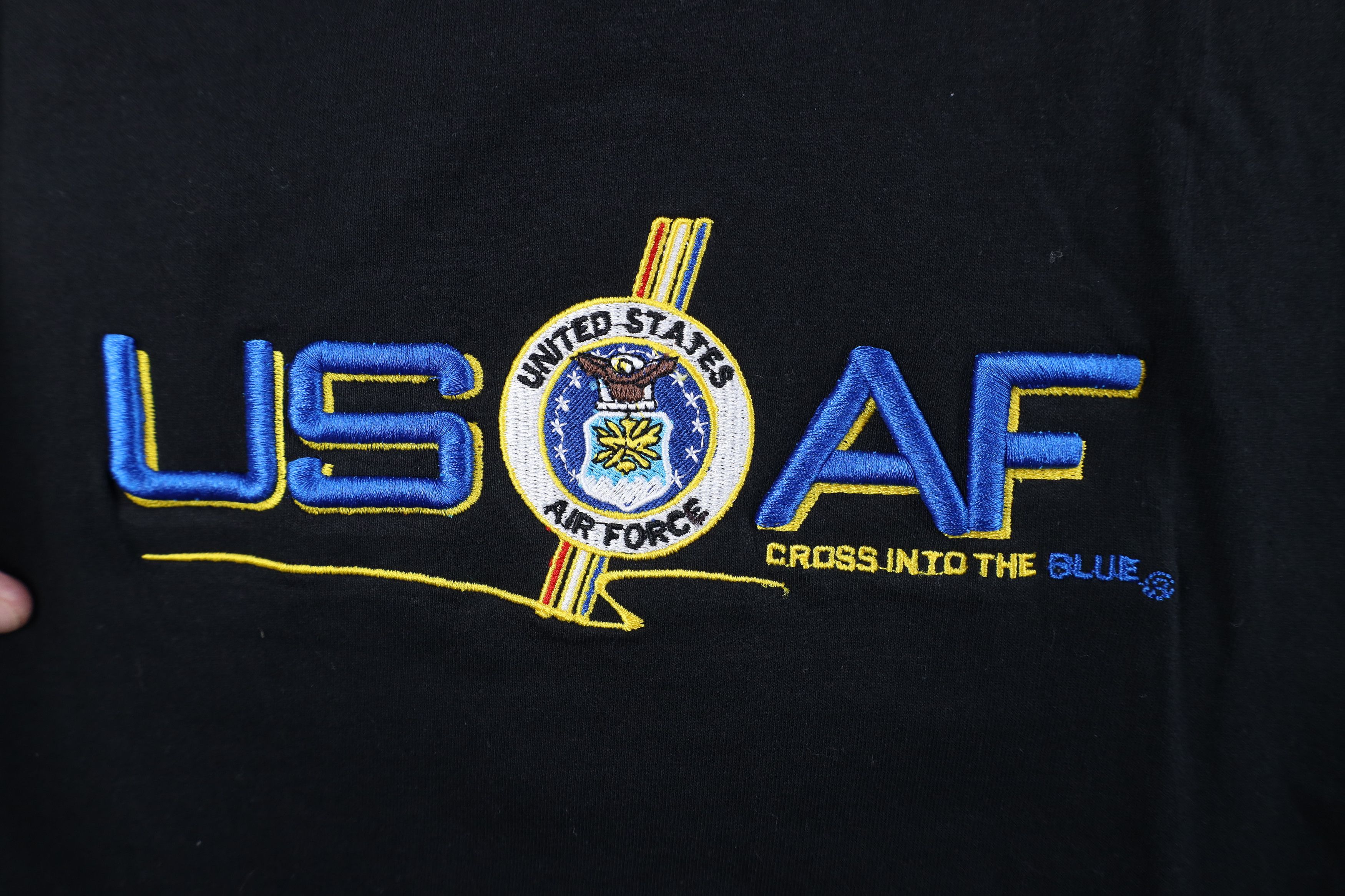 Vintage Deadstock Vintage 90s United Staes Air Force T-Shirt USAF Size US L / EU 52-54 / 3 - 4 Thumbnail