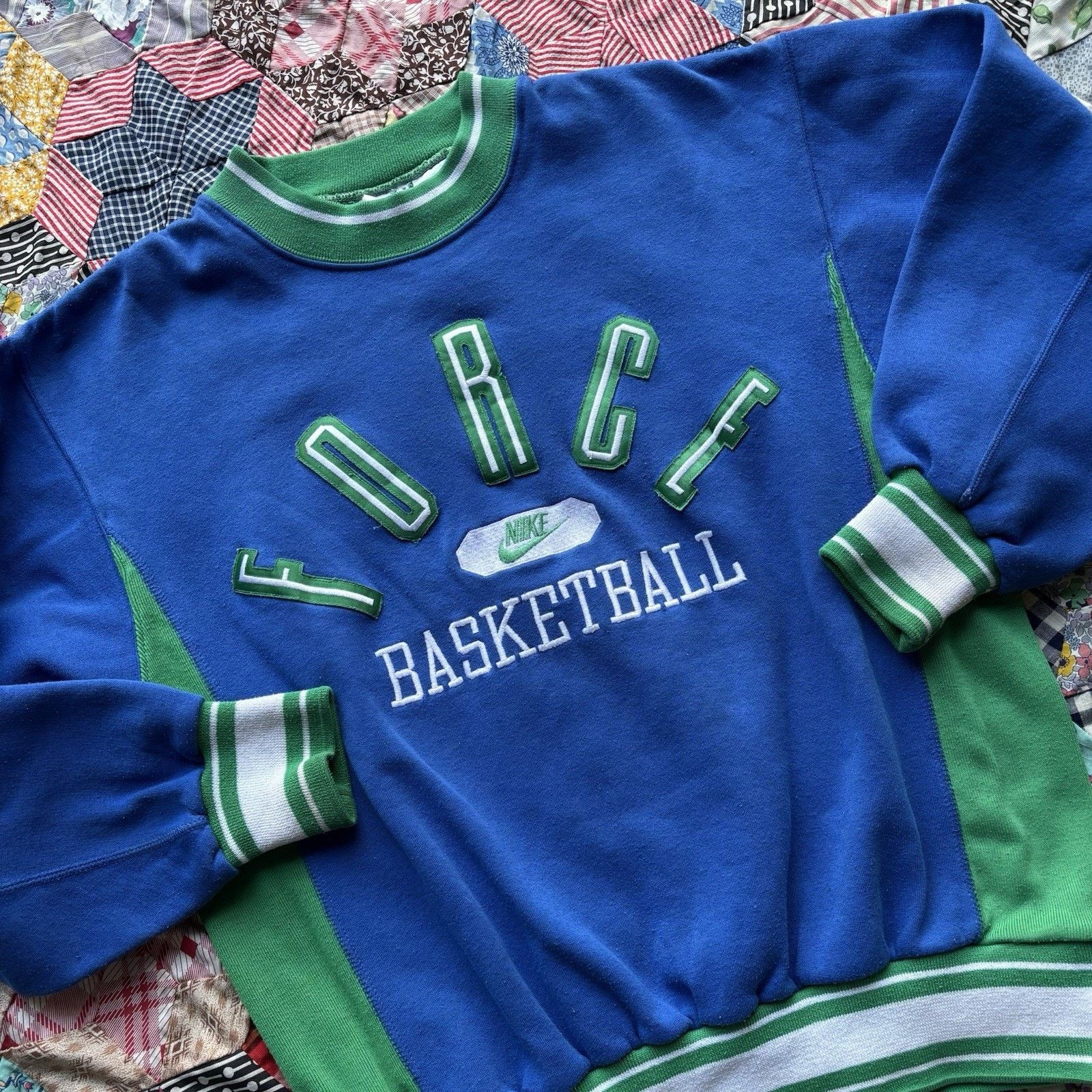 Nike Rare Vintage Nike Force Basketball Crewneck Size US M / EU 48-50 / 2 - 2 Thumbnail