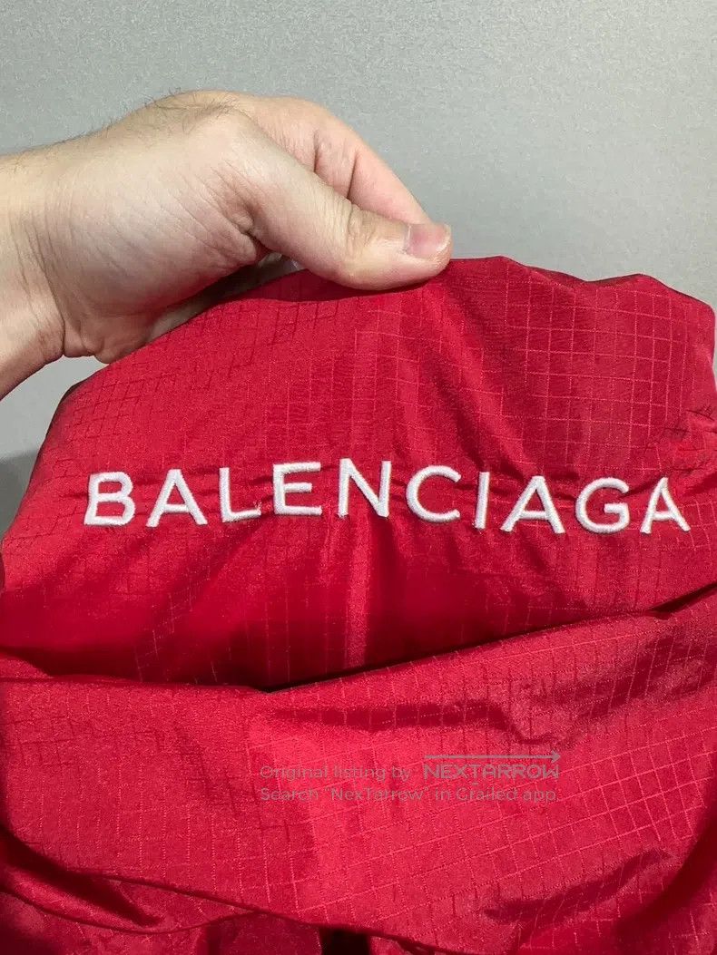 Balenciaga Balenciaga Back Embroidery Logo Puffer Jacket Size XXS / US 00 / IT 34 - 3 Thumbnail