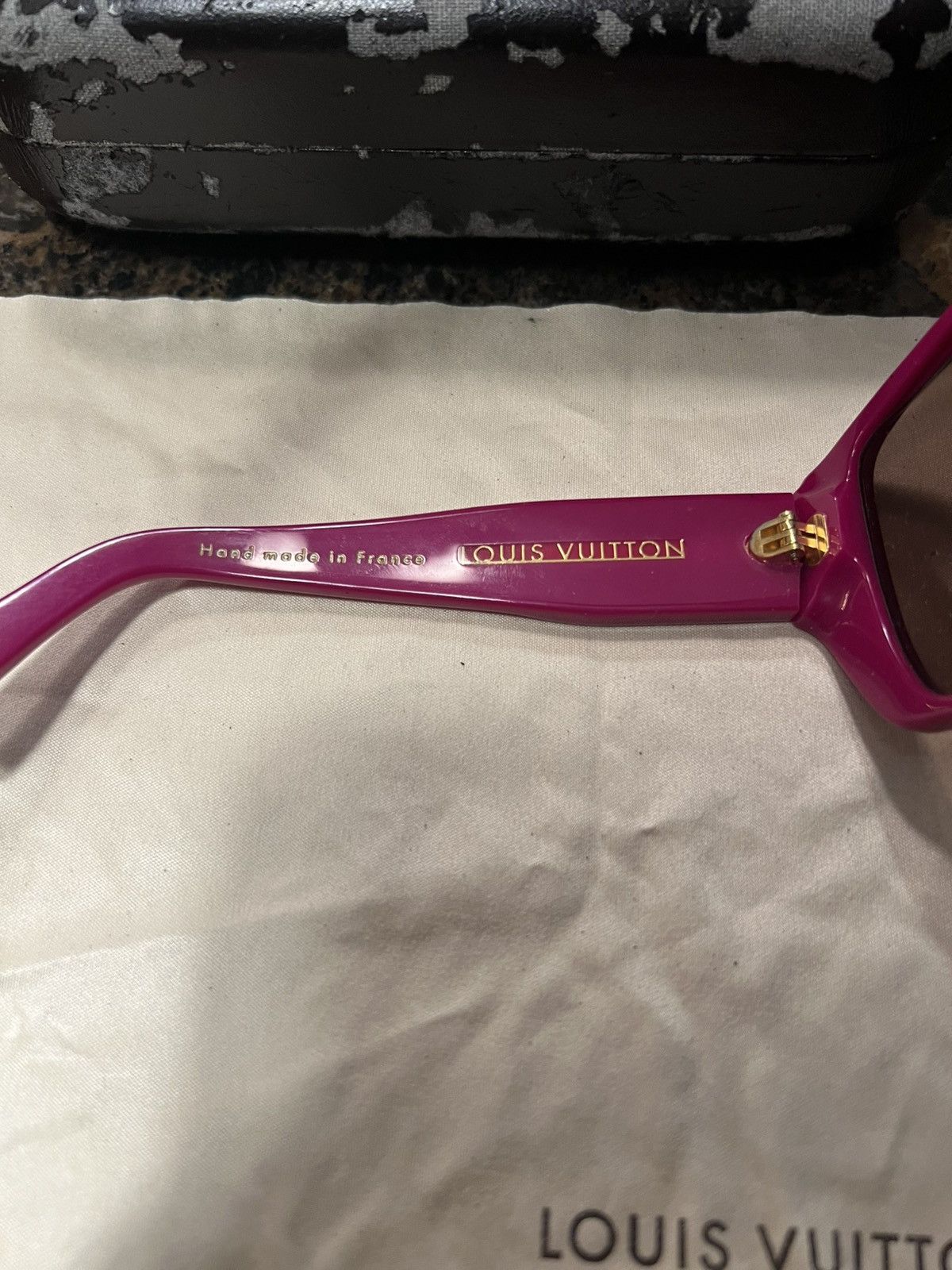 Louis Vuitton SEND OFFER ❗️Louis Vuitton Bindi Sunglasses Size ONE SIZE - 4 Thumbnail