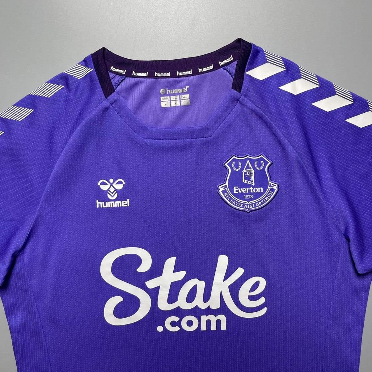 Umbro EVERTON HUMMEL 2022/2023 FOOTBALL SOCCER TRAINING JERSEY Size US S / EU 44-46 / 1 - 2 Thumbnail