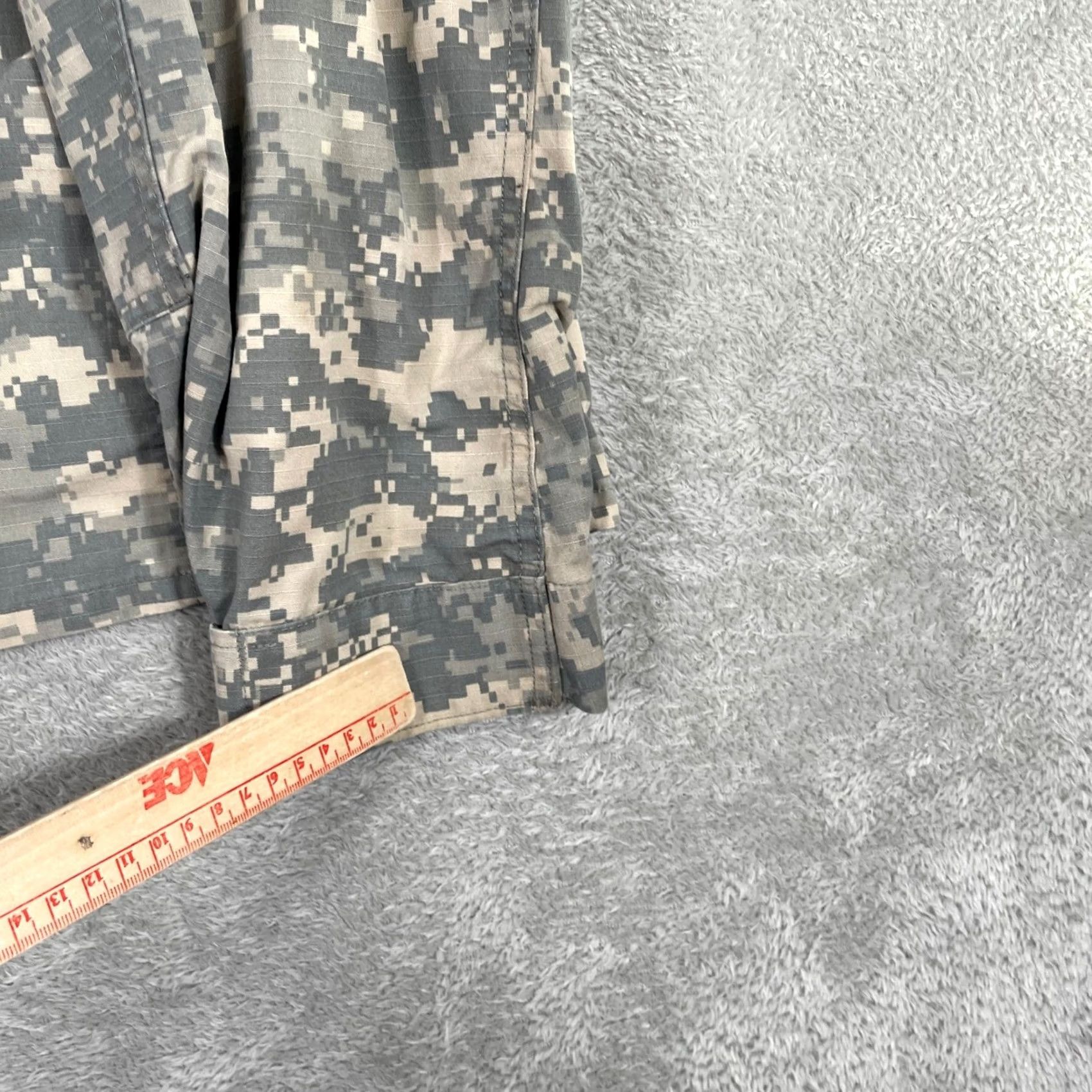 Vintage VINTAGE US Army Combat Uniform Jacket Mens L Gray Digital Camo ACU Field Coat Size US L / EU 52-54 / 3 - 6 Thumbnail