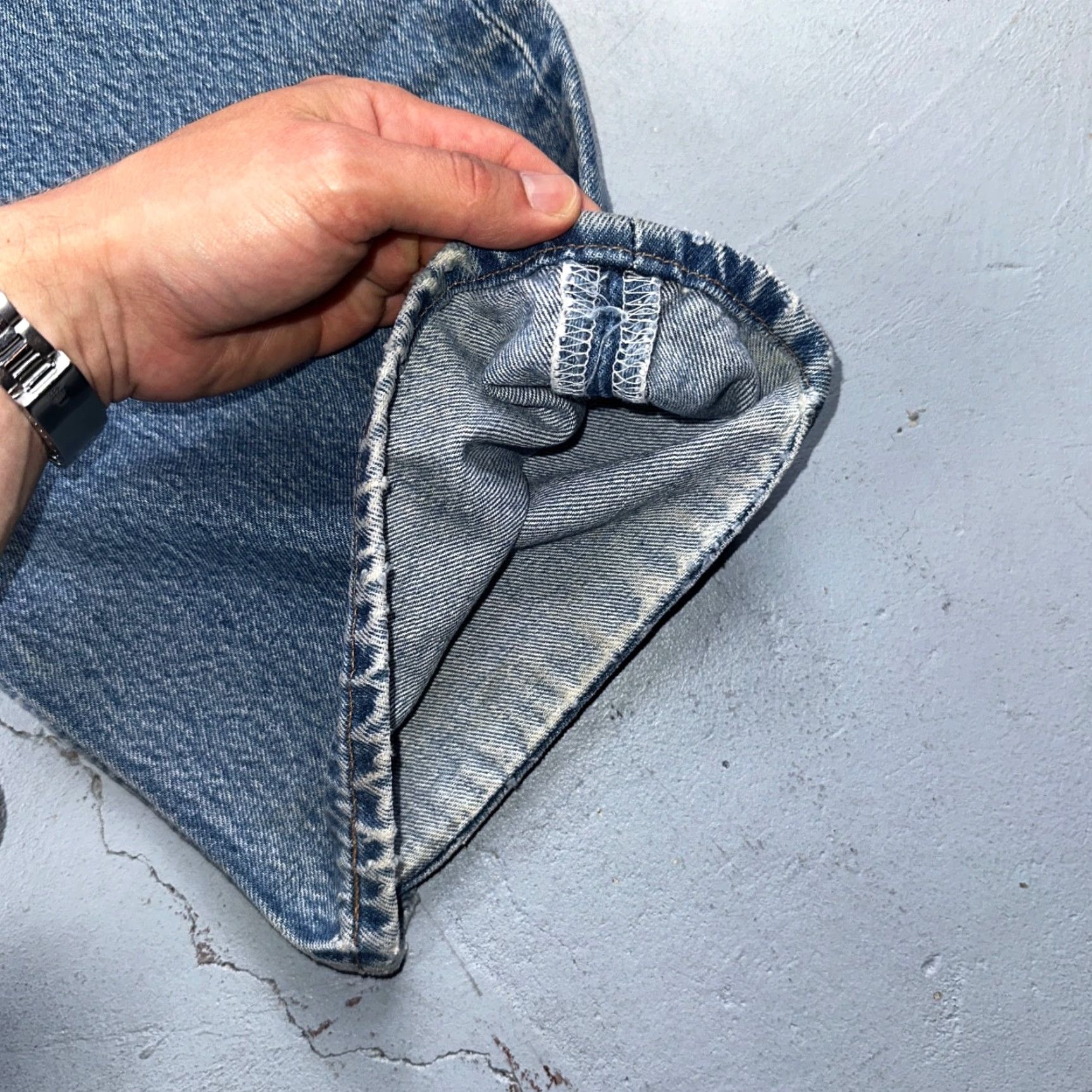Levi's VINTAGE Levi's 501 Jeans Men 56 Regular Mid Rise Straight Leg Light Wash Denim 90s USA Size US 40 / EU 56 - 4 Thumbnail
