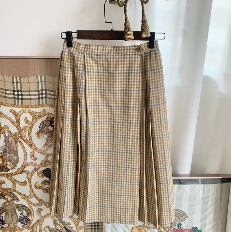 Burberry Burberry Beige Pleated Skirt for Women Size 23" - 1 Thumbnail