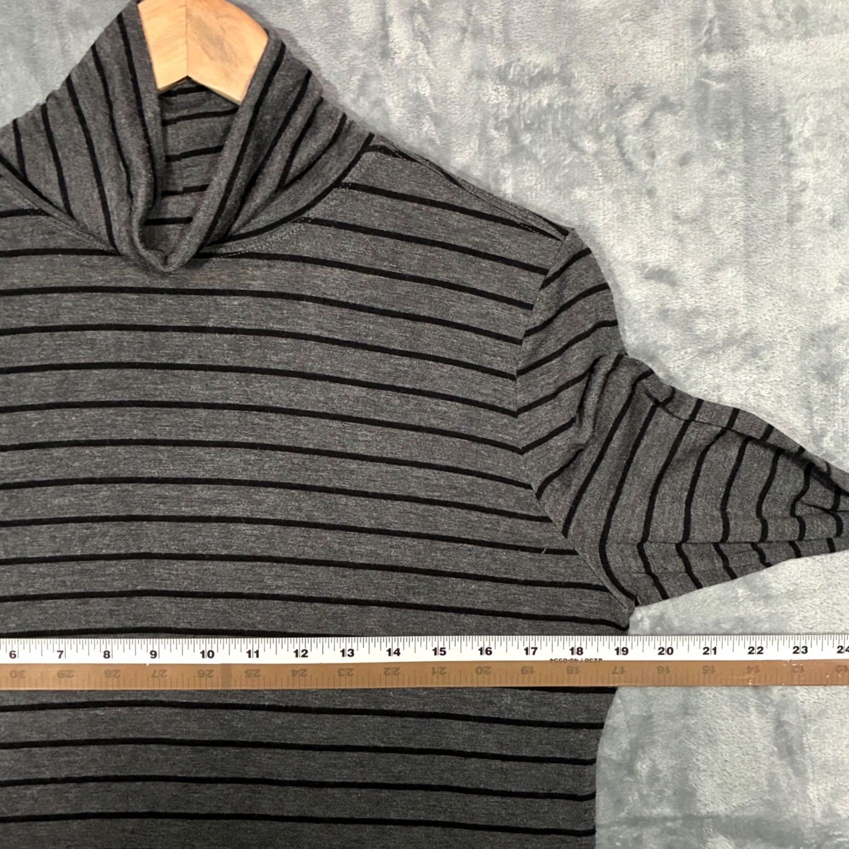 Athleta Athleta Turtleneck Long Sleeve Top Gray Black Size S Size S / US 4 / IT 40 - 7 Thumbnail