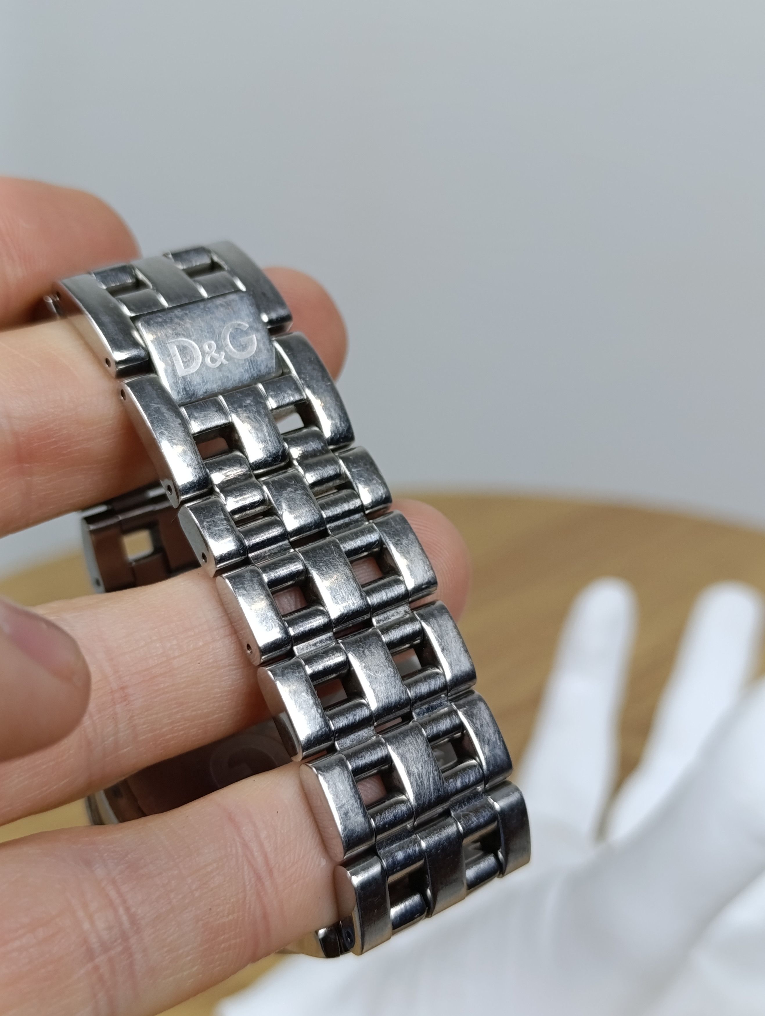 Dolce & Gabbana DOLCE & GABBANA DW0131 LOGO UNISEX CRYSTAL WATCH Size ONE SIZE - 10 Thumbnail