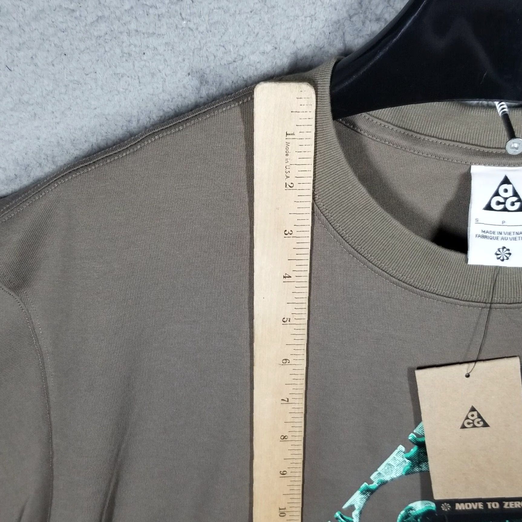 Nike Nike ACG Logo T-Shirt Mens Small Olive Green DV9636-040 Size US S / EU 44-46 / 1 - 5 Thumbnail