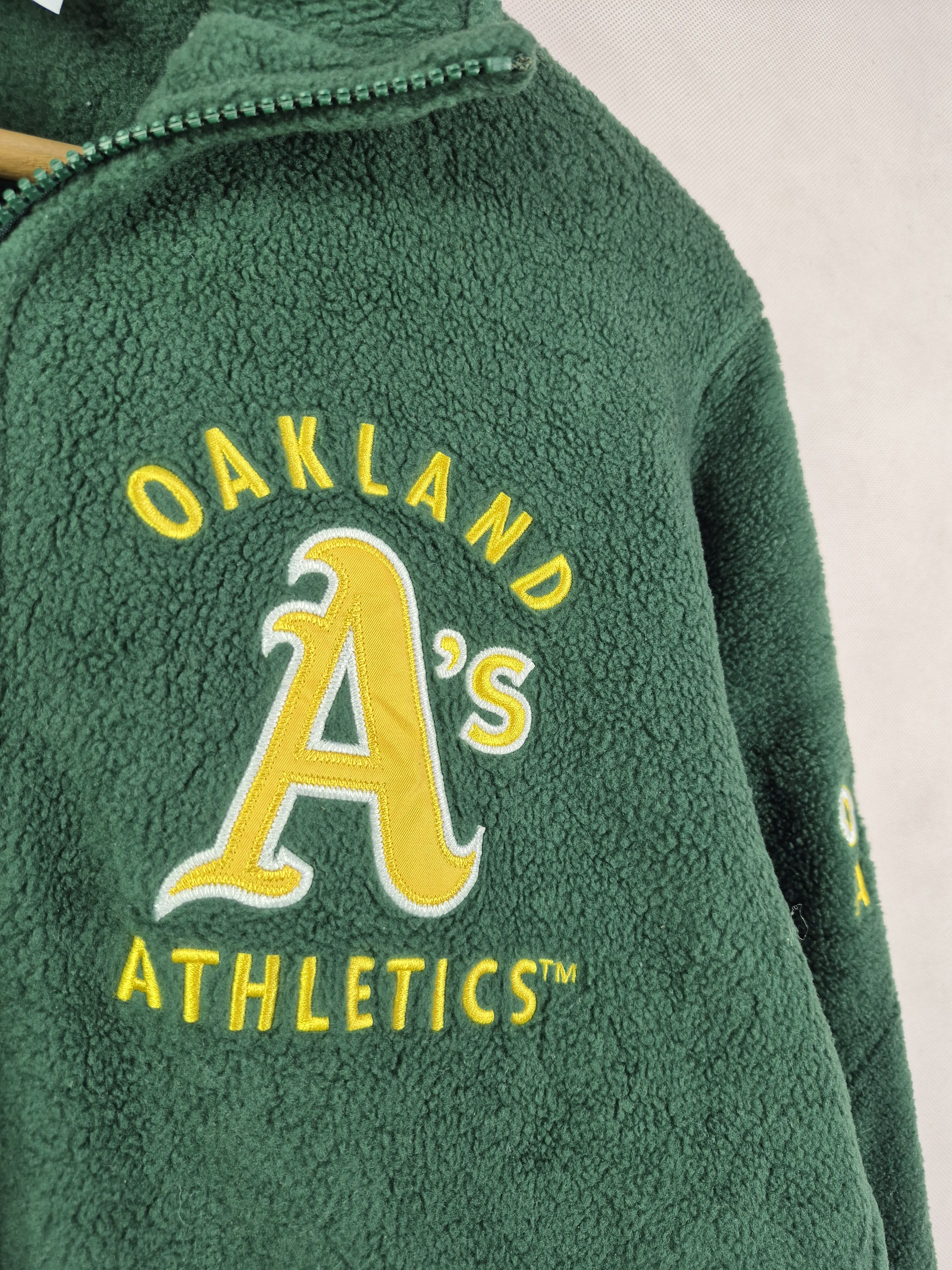 MLB 🔥 Uniqlo MLB Oakland Athletic Half Zipper Sweater Size US M / EU 48-50 / 2 - 2 Thumbnail