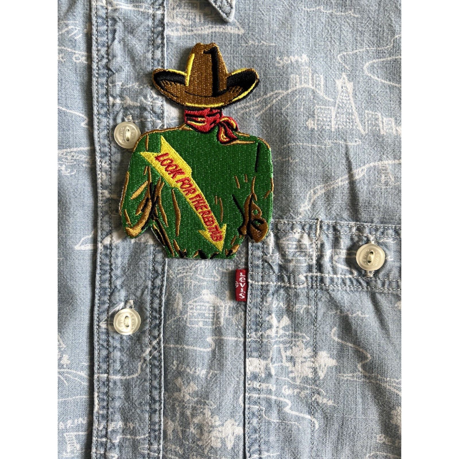 Levi's Levi's Deck Shirt L Chambray US Navy San Francisco Souvenir Print 2014 Rare Blue Deck Shirt Mens L Chambray Blue 2010s SF Souvenir Navy Levi's Size US L / EU 52-54 / 3 - 6 Thumbnail