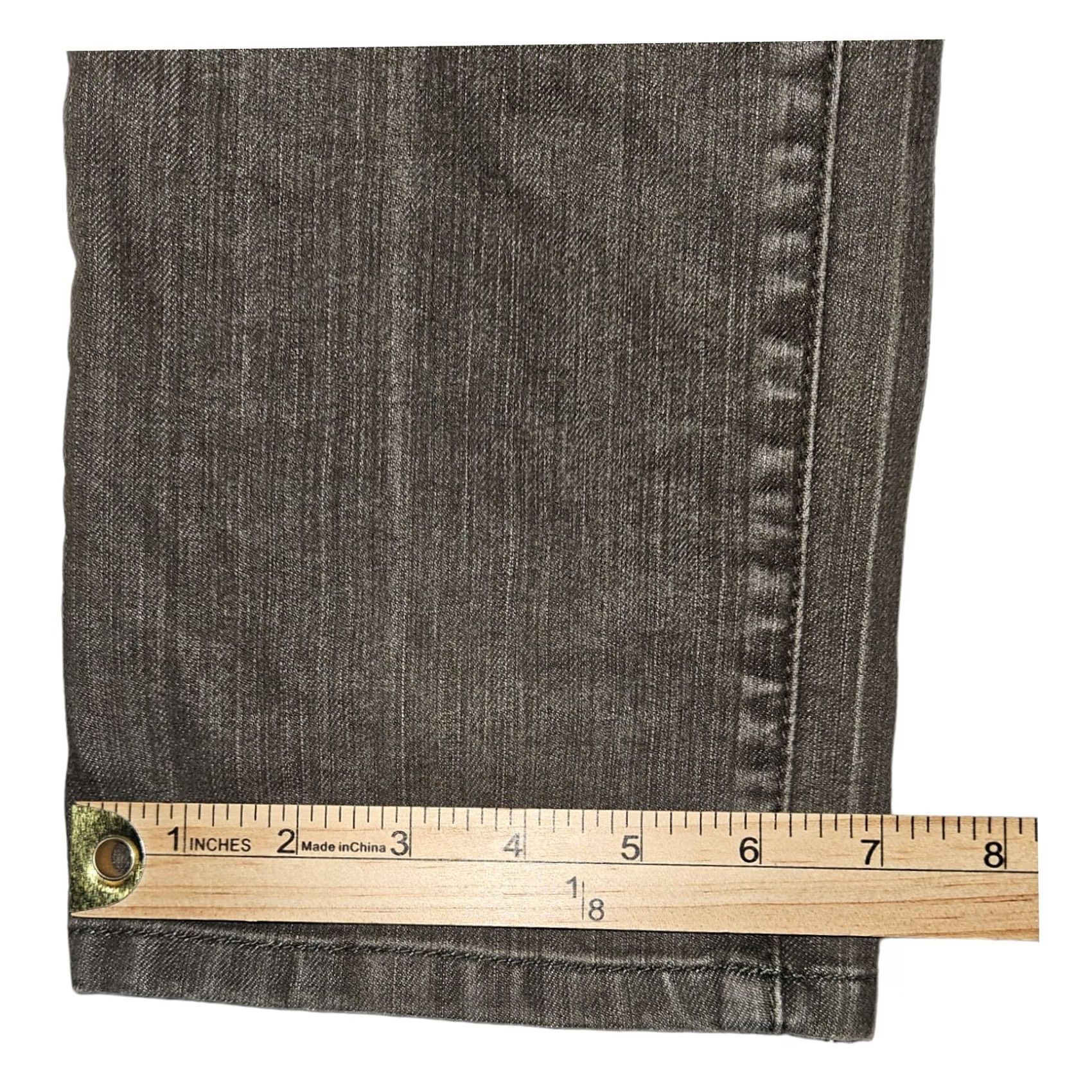 Vintage Chico's Platinum Jeans Women's 0.5 Short Slim Leg Traditional Fit Gray Cotton Elasterell Denim 5-Pocket Zipper Button Stretch Jeans Womens Size 25" / US 0 / IT 36 - 6 Thumbnail
