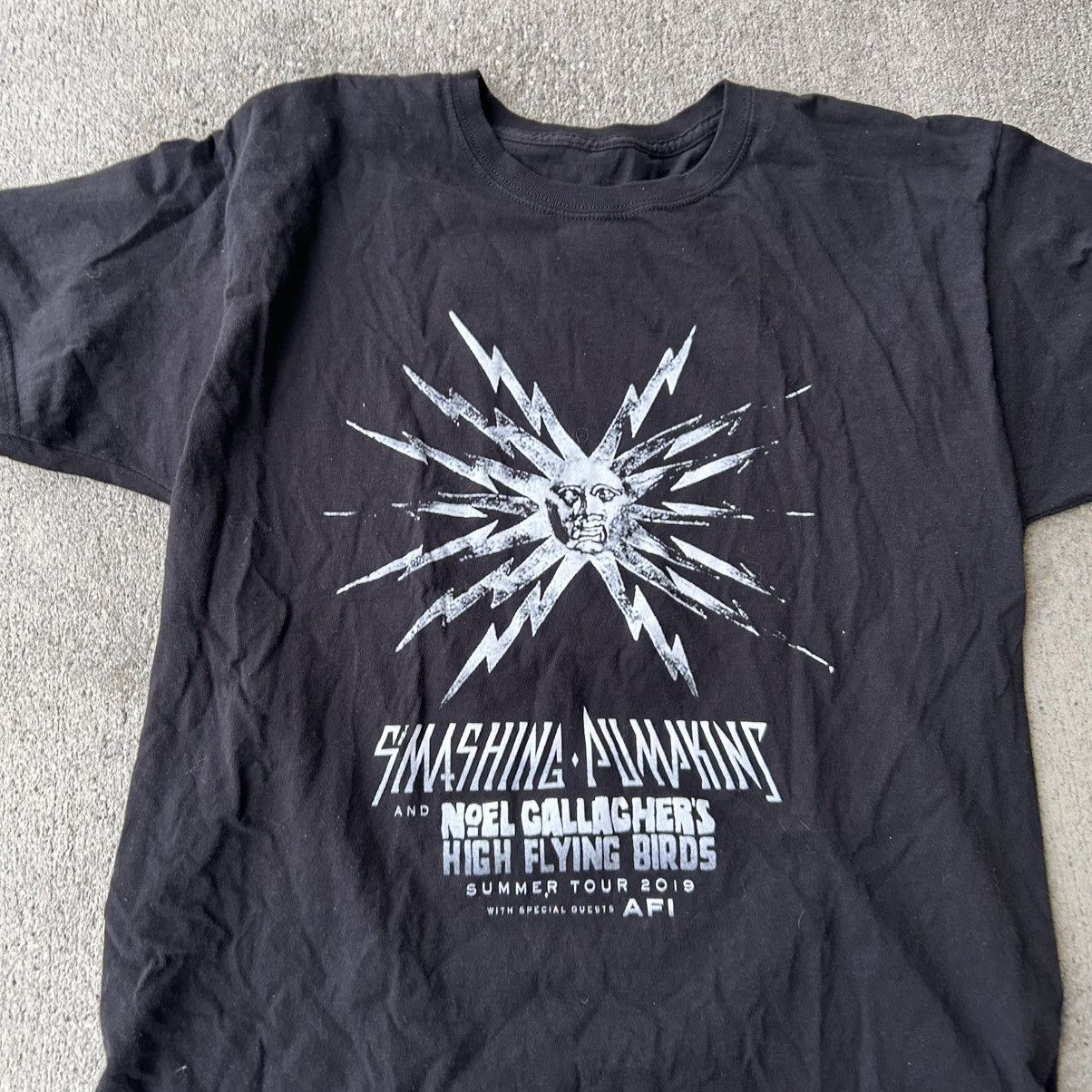Band Tees 2019 the Smashing Pumpkins and Noel Gallagher tour T-shirt, Size US L / EU 52-54 / 3 - 3 Thumbnail