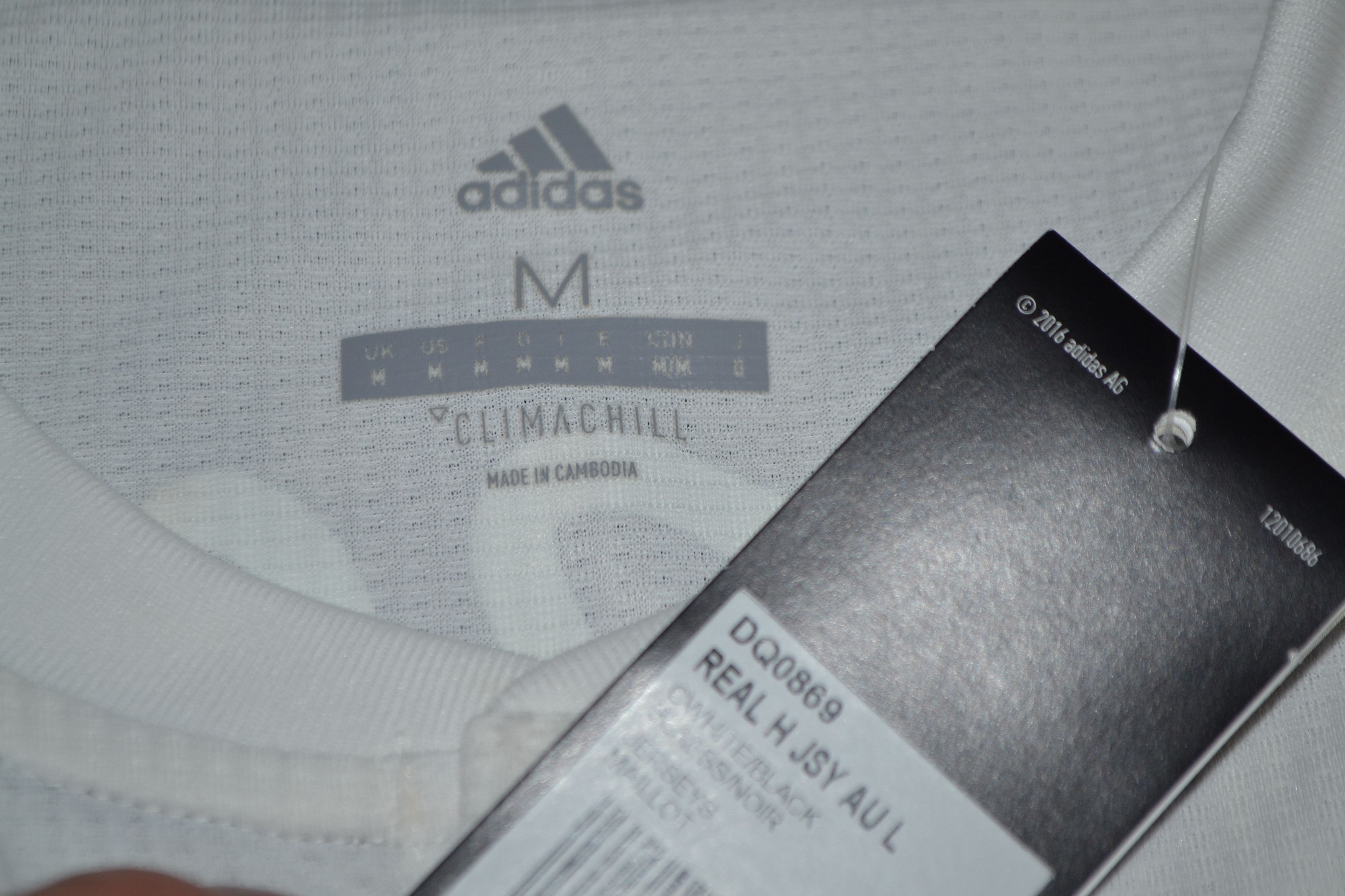 Adidas AUTHENTIC Real Madrid Home Kit 2018 2019 Soccer Jersey Size US M / EU 48-50 / 2 - 3 Thumbnail