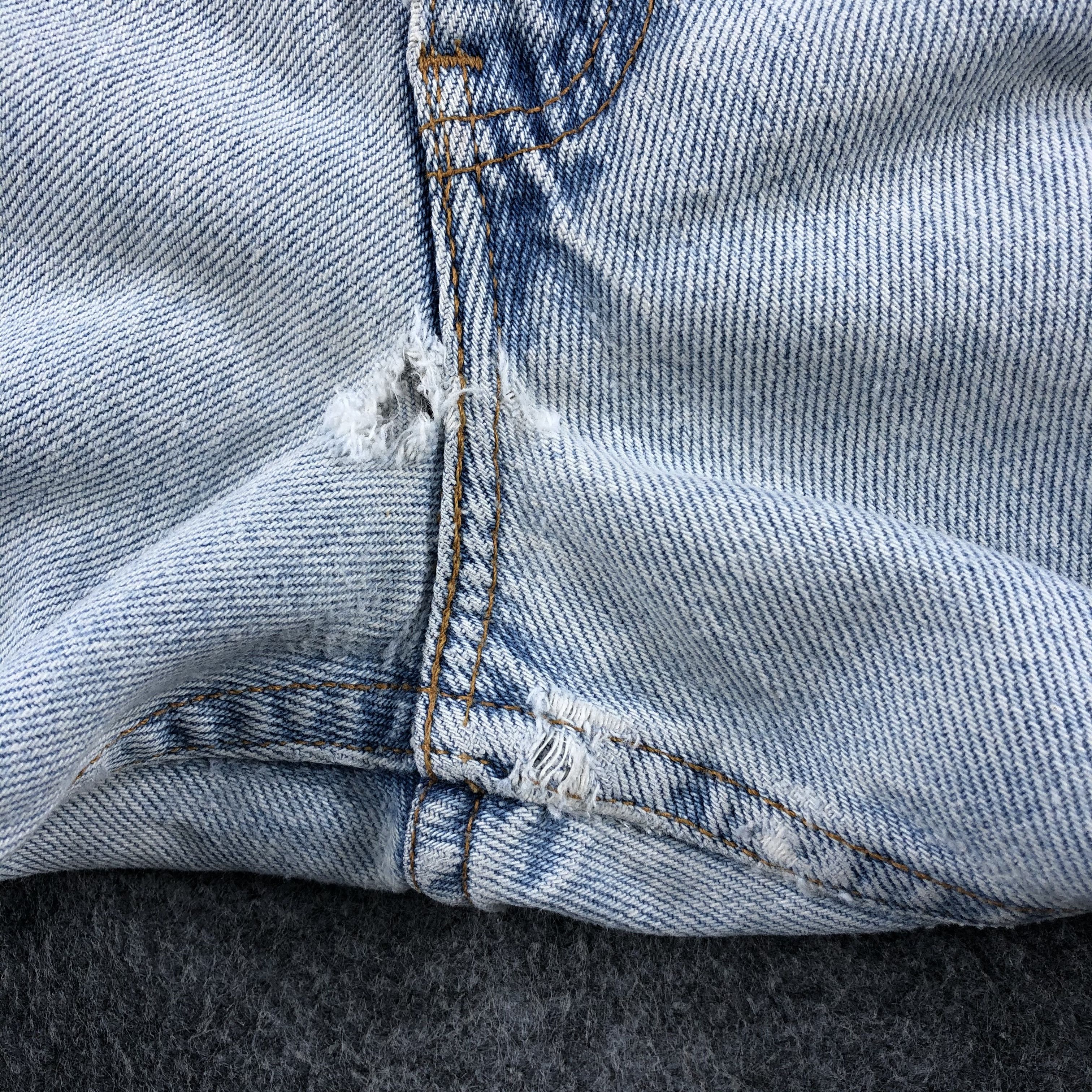 Levi's Vintage 90s Light Wash Levis 550 Jeans-J1658 Size US 30 / EU 46 - 11 Thumbnail