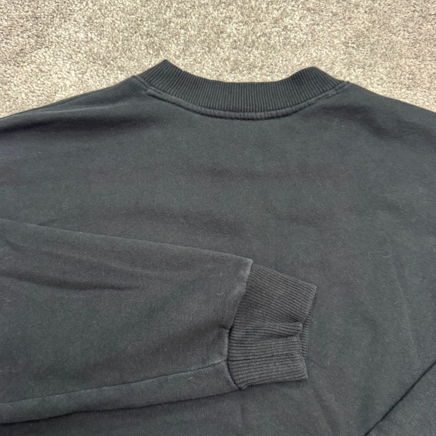 Vintage GILLY HICKS Sweatshirt Shirt Unisex Medium Black Crew Neck Fleece Smiley Pullover All Seasons Cadual Outdoor 90s Mens Womens Boys Girls Size US M / EU 48-50 / 2 - 5 Thumbnail