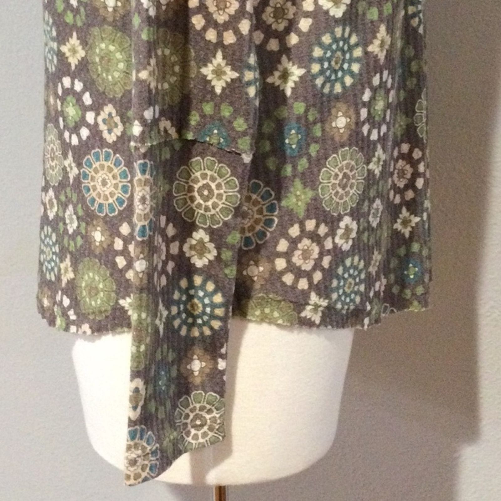 Other Cato Est 1946 Floral L/S Grommet Trim V-neck Knit Top Size M Size M / US 6-8 / IT 42-44 - 8 Thumbnail