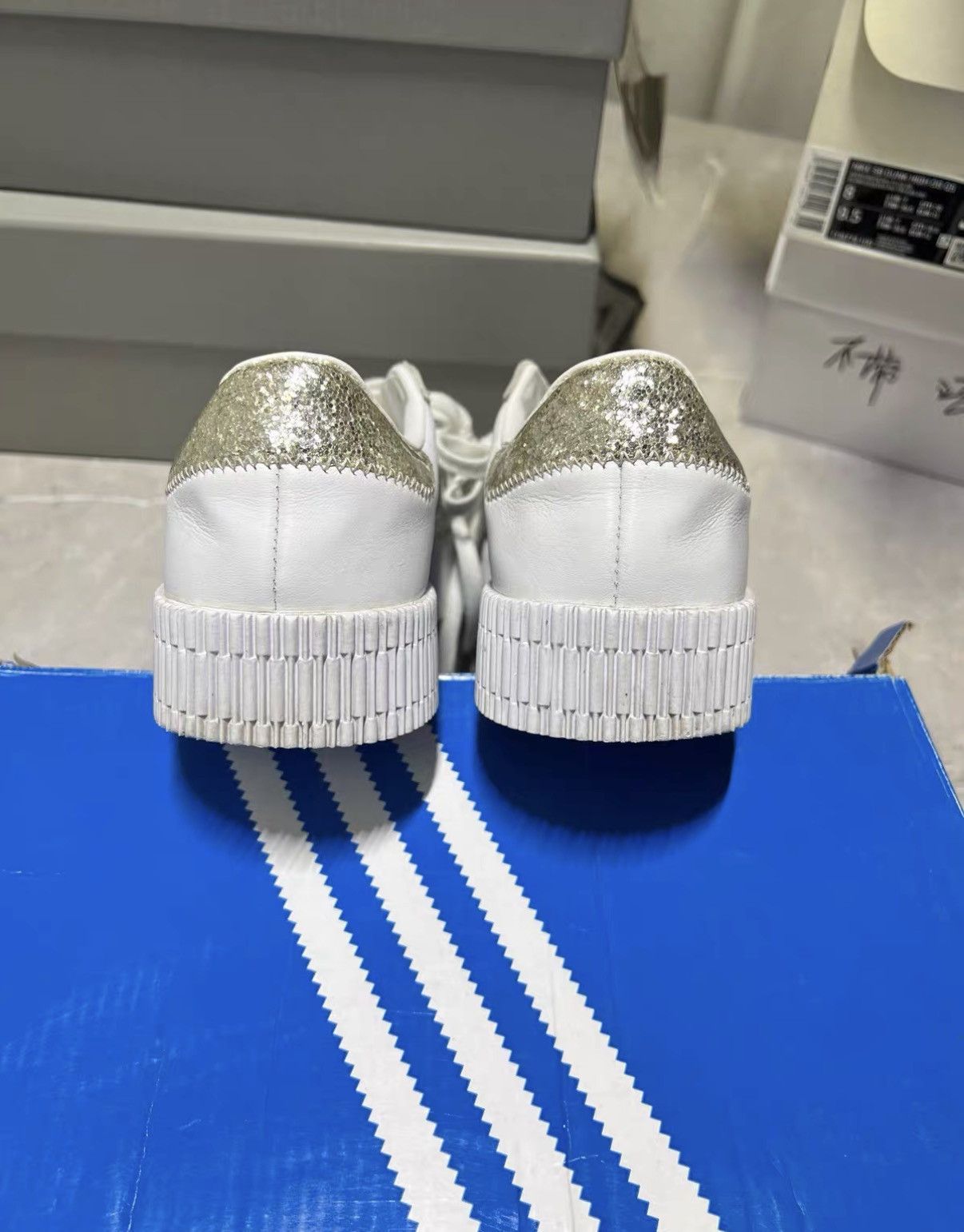 Adidas Adidas Samba Silver & White J42 Size US 7 / IT 37 - 5 Thumbnail