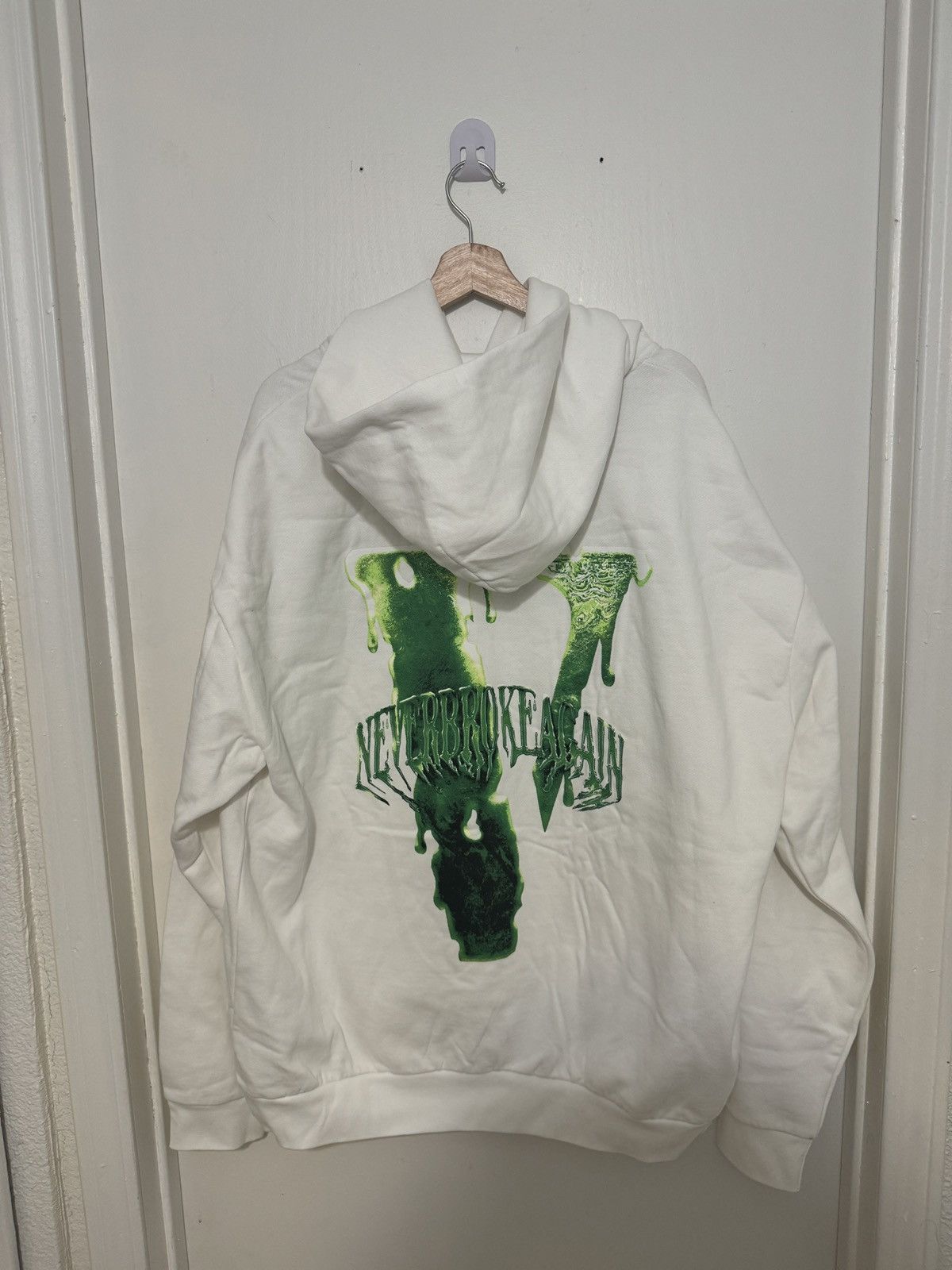 Vintage × Vlone New Vlone x Never Broke Again Slime Hoodie White Size US XXL / EU 58 / 5 - 3 Thumbnail
