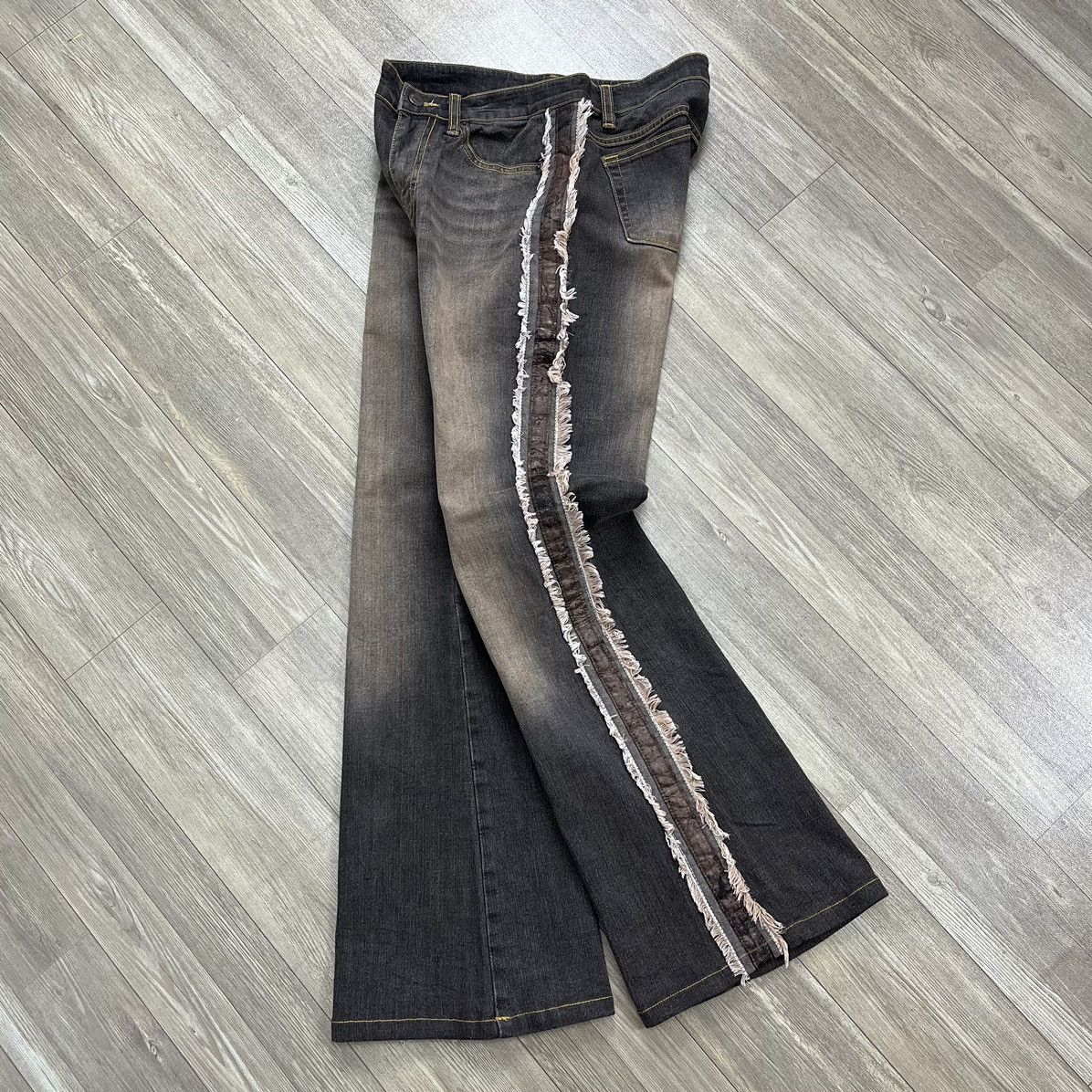 If Six Was Nine × Japanese Brand × Le Grande Bleu (L.G.B.) Y2K Avant Le Temps Waxed Leather Faded Flare Jeans Bootcut Size 27" / US 4 / IT 40 - 18 Thumbnail