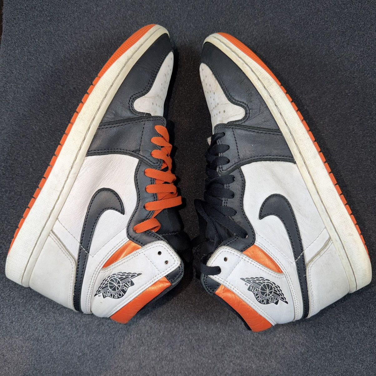 Jordan Brand Nike Air Jordan 1 Retro High OG Electro Orange 555088-180 Size US 9.5 / EU 42-43 - 7 Thumbnail