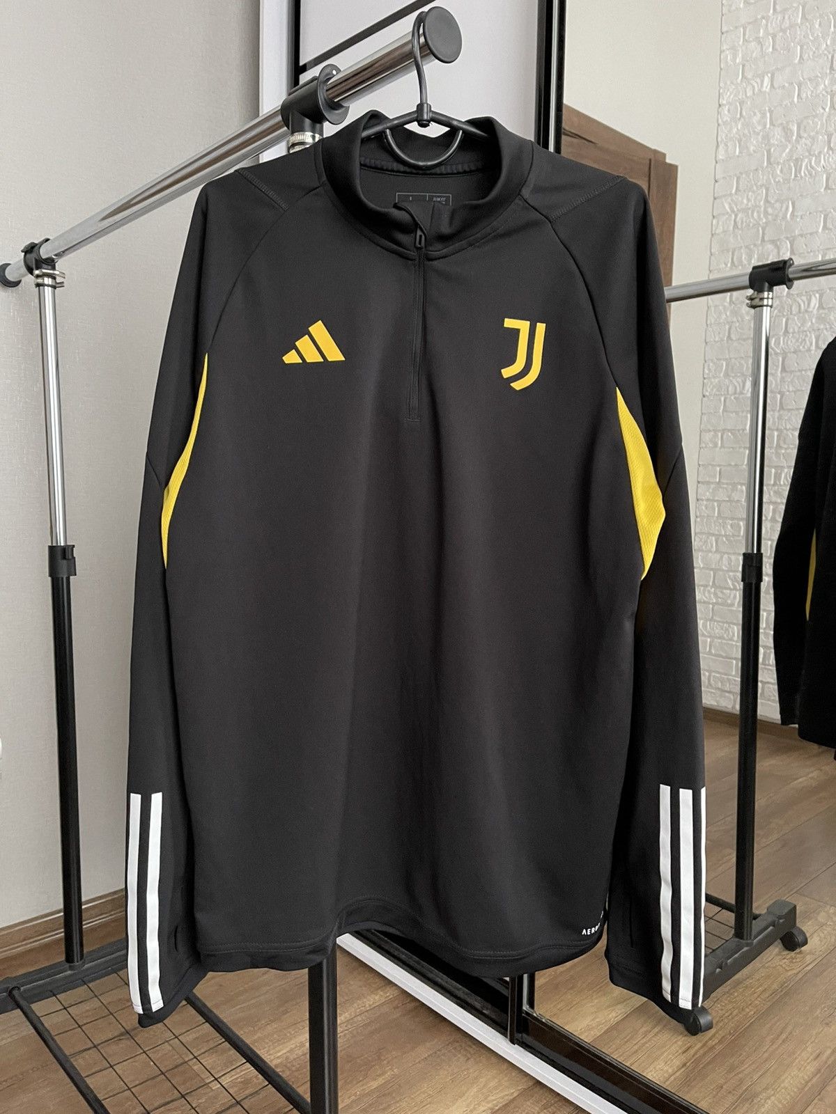Adidas 2023/2024 Adidas Juventus Soccer Jersey Pullover Sweatshirt Size US L / EU 52-54 / 3 - 1 Thumbnail