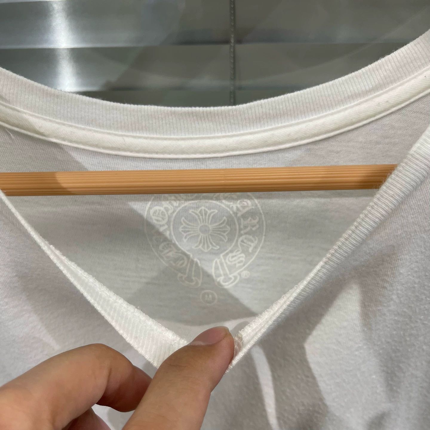 Chrome Hearts Chrome Hearts Pocket Red Scroll Back Horseshoe SS Tee M 99New Size US M / EU 48-50 / 2 - 3 Thumbnail