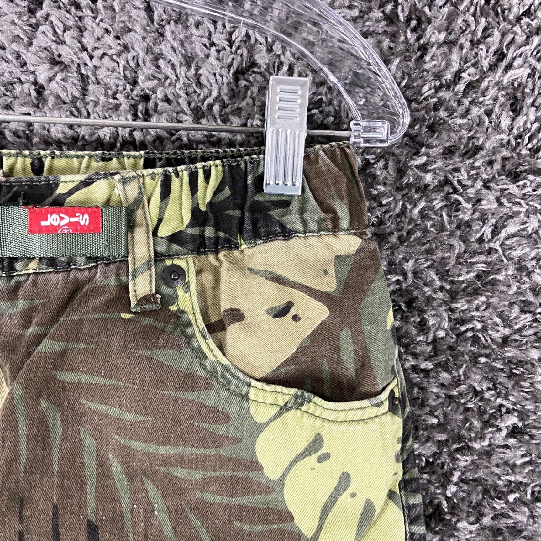 Levi's Levi's Cargo Shorts Men’s Green Palm Leaf 30 Men's Adult Regular Size Size US 30 / EU 46 - 3 Thumbnail