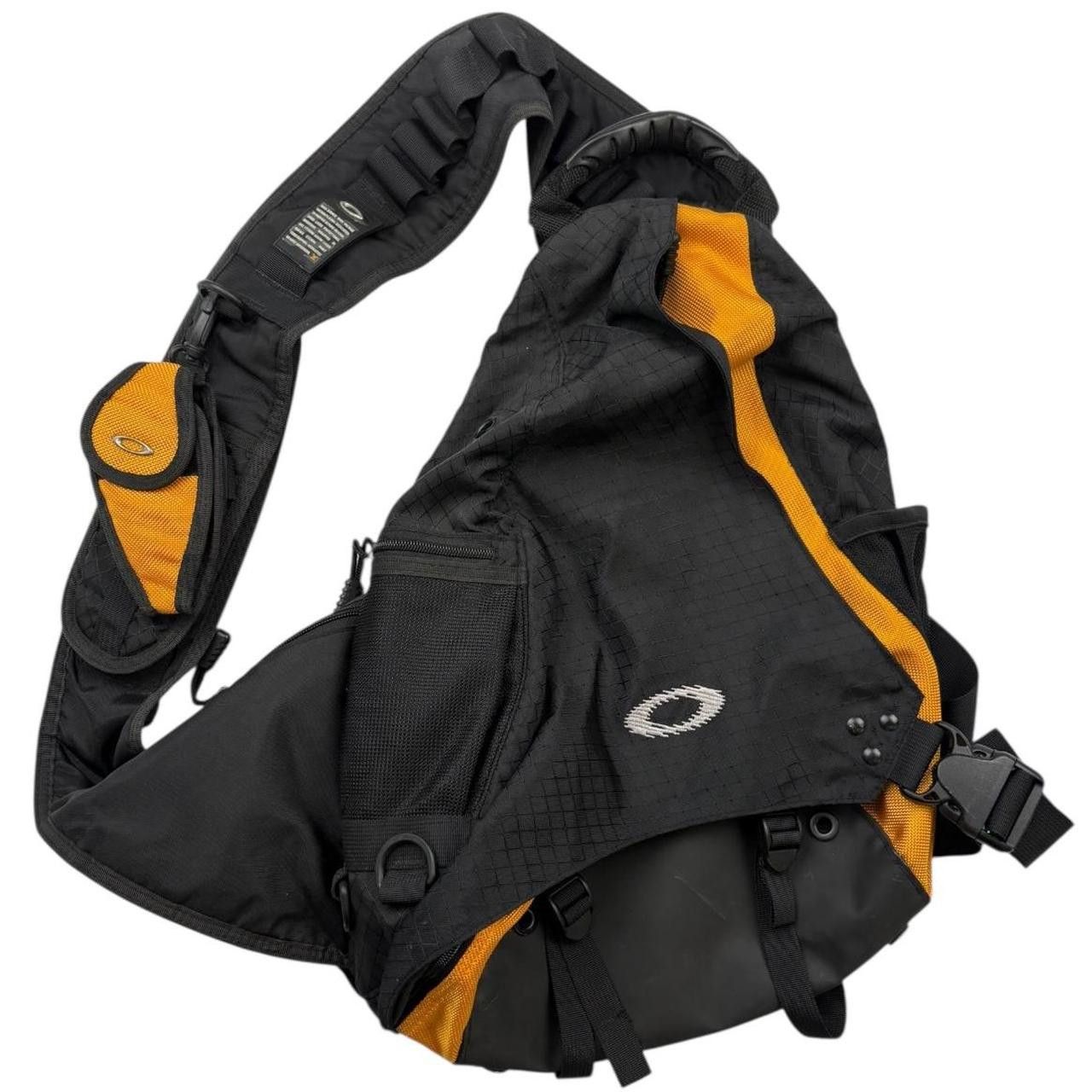 vintage oakley ショルダーバック OAKLEY(オークリー) / ワンショルダーバッグ/ナイロン/ブラック