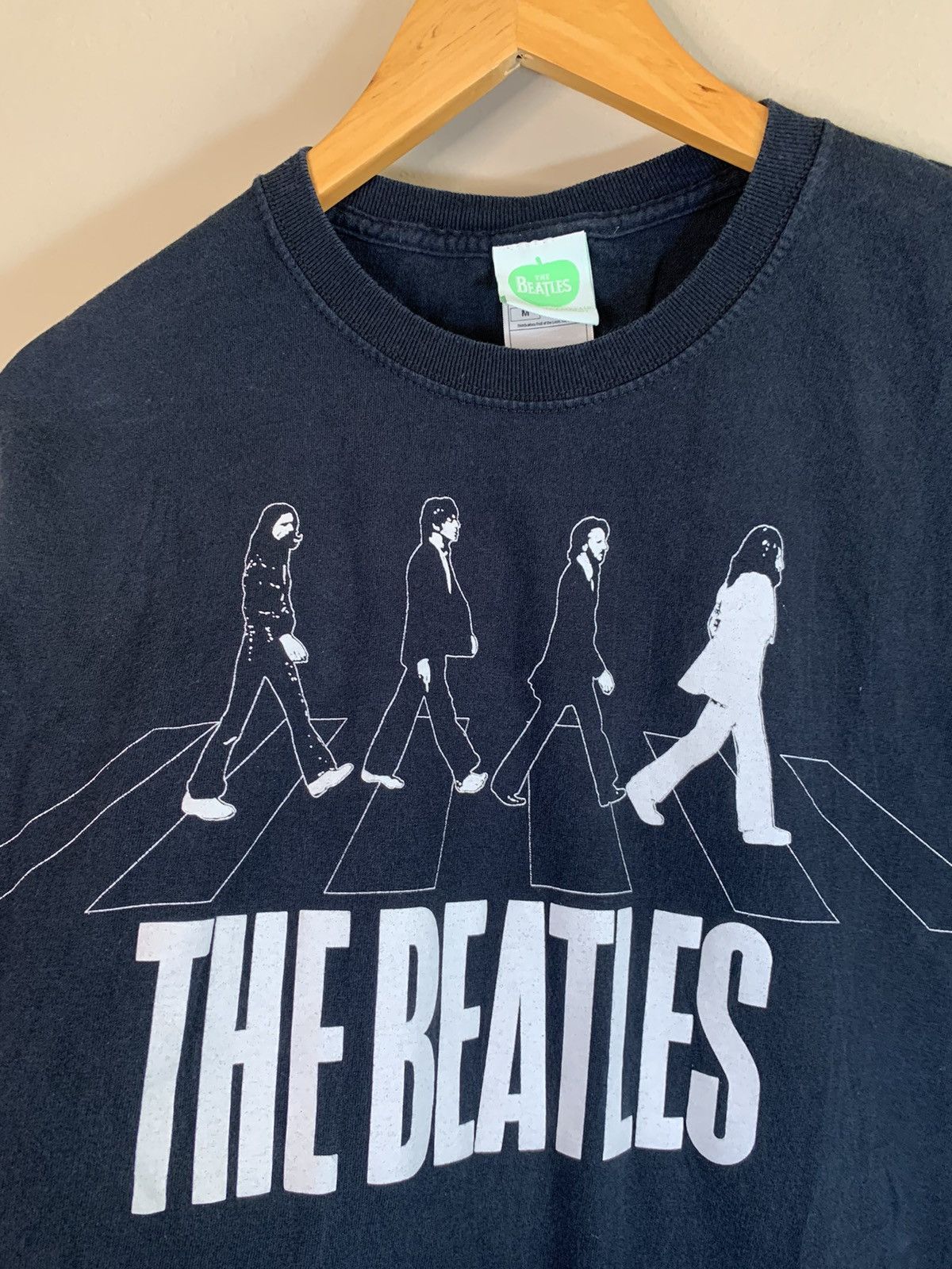 Band Tees × Vintage RARE* Vintage 2005 The Beatles Abbey Road Album Band T-Shirt Size US M / EU 48-50 / 2 - 2 Thumbnail