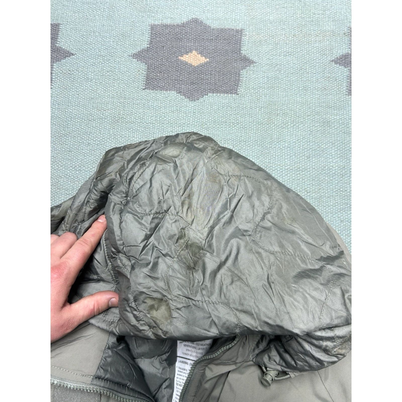 Layer 8 US Military Extreme Cold Weather Parka Gray Gen III ECWGS Layer 7 Men’s XL Jacket Parka Gray ECWGS Layer 7 Men’s XL Size US XL / EU 56 / 4 - 6 Thumbnail