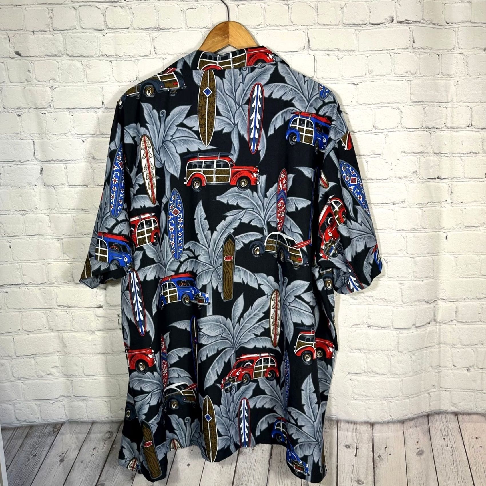 CO Pacific & Co Mens XXL Hawaiian Shirt Black Surfboard Woodie Car Tropical Print Shirt Size US XXL / EU 58 / 5 - 7 Thumbnail