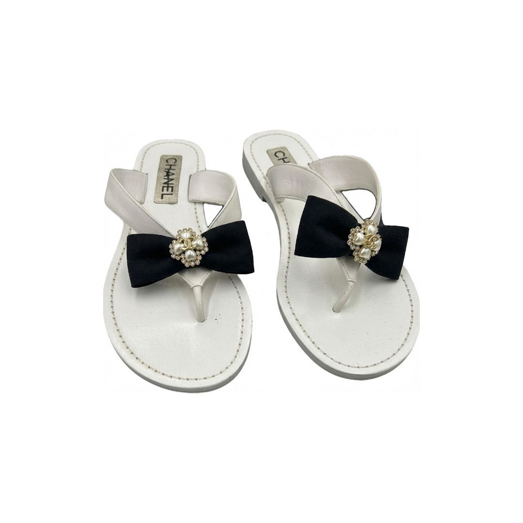 Chanel os11x0126 Bow Thong Leather Sandals in White Size US 10 / IT 40 - 1 Thumbnail