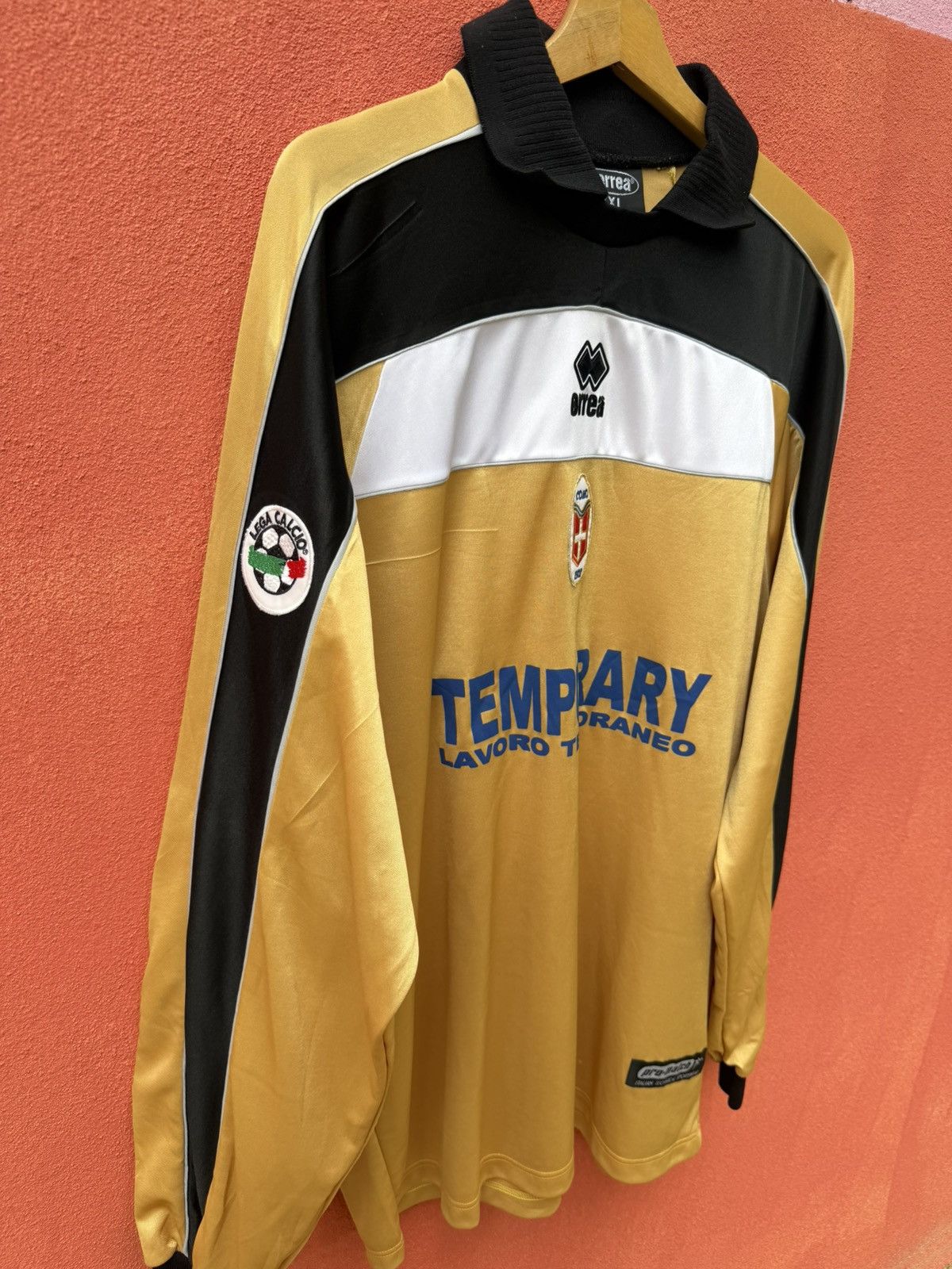 Errea Matchworn Como 1907 Goalkeeper Size US XXL / EU 58 / 5 - 5 Thumbnail