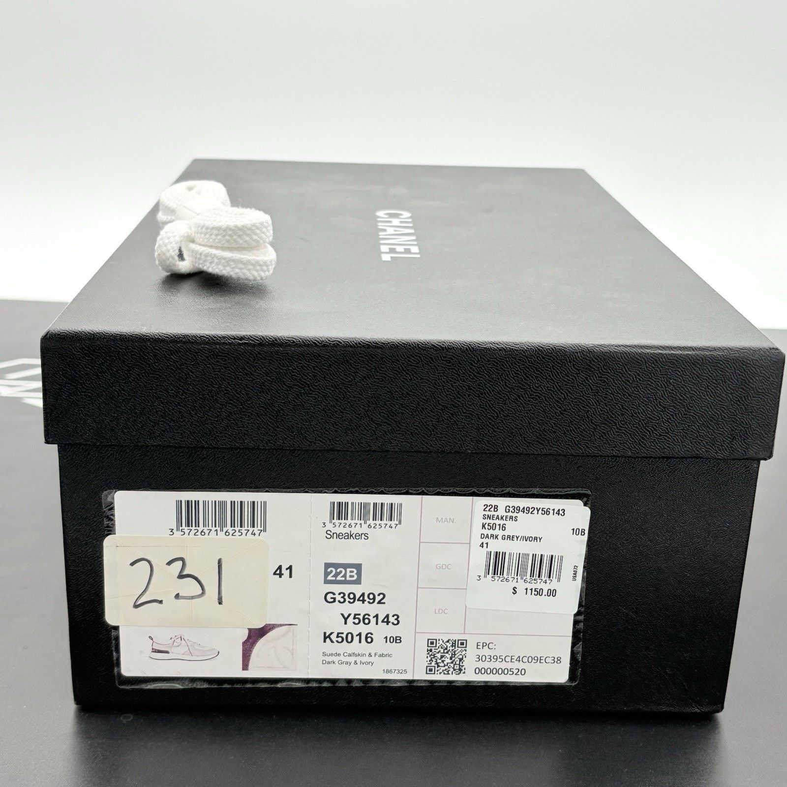 Chanel Chanel Interlocking CC Logo Suede Sneaker ' Green '| WORN 1x Size US 8 / EU 41 - 15 Thumbnail