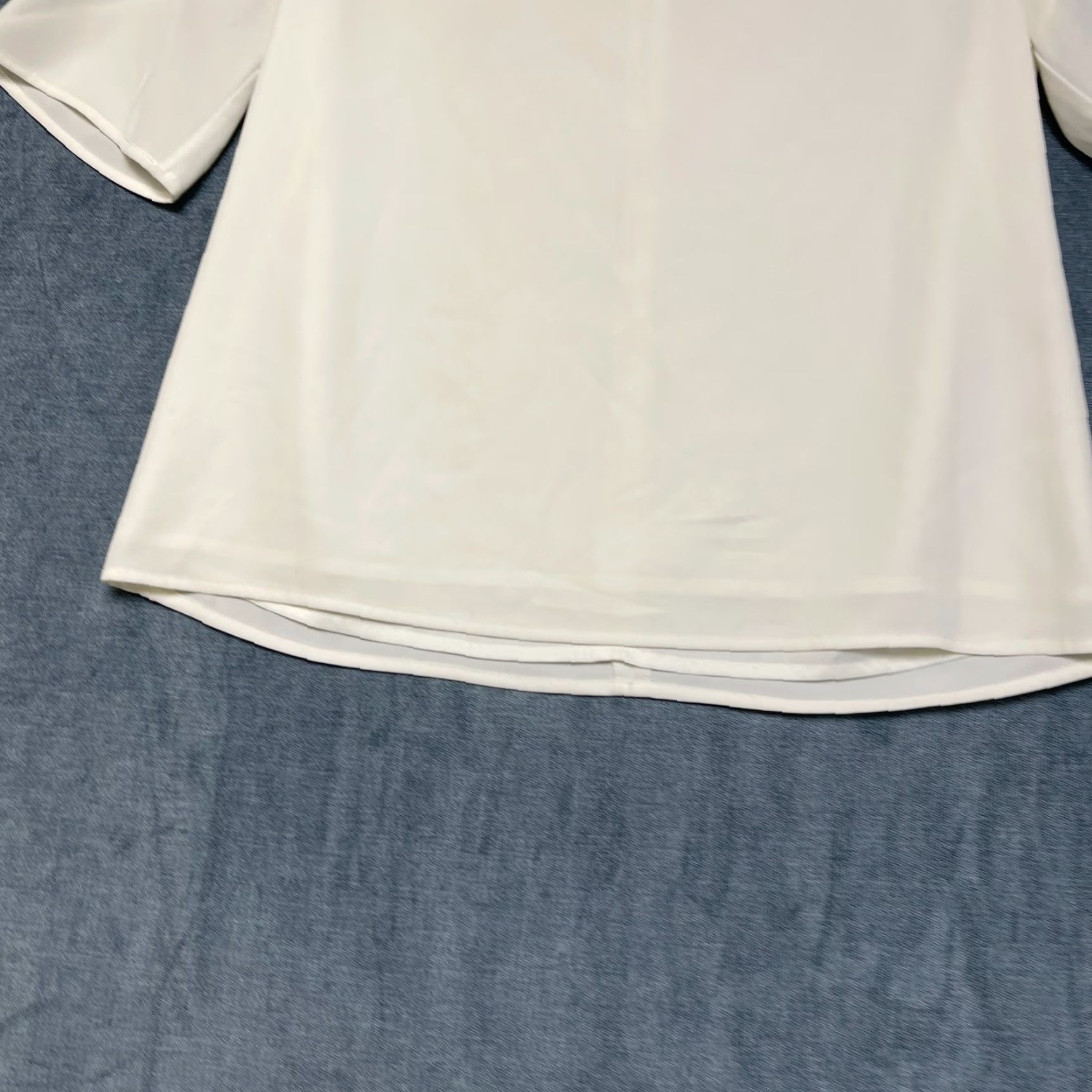 Karl Lagerfeld Karl Lagerfeld Paris Blouse Womens S/M White Stretch V-Neck 3/4 Sleeve Back Zip Size S / US 4 / IT 40 - 3 Thumbnail
