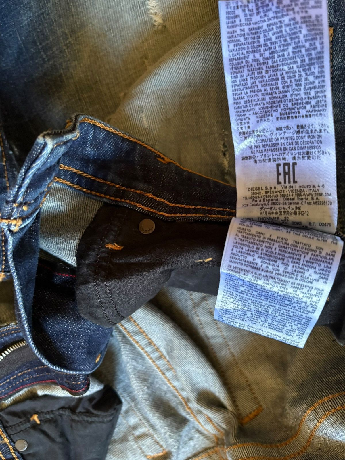 Diesel × Diesel Black Gold Vintage Italy Diesel Thommer Faded Rusty Wash Distress Jeans Size US 32 / EU 48 - 13 Thumbnail