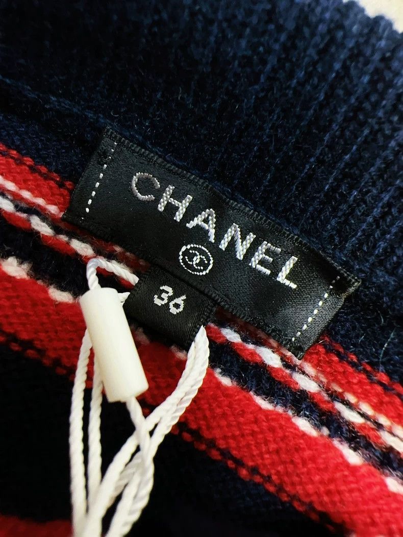 Chanel Chanel Red Blue Stripe Knit Skirt Size 28" / US 6 / IT 42 - 7 Thumbnail