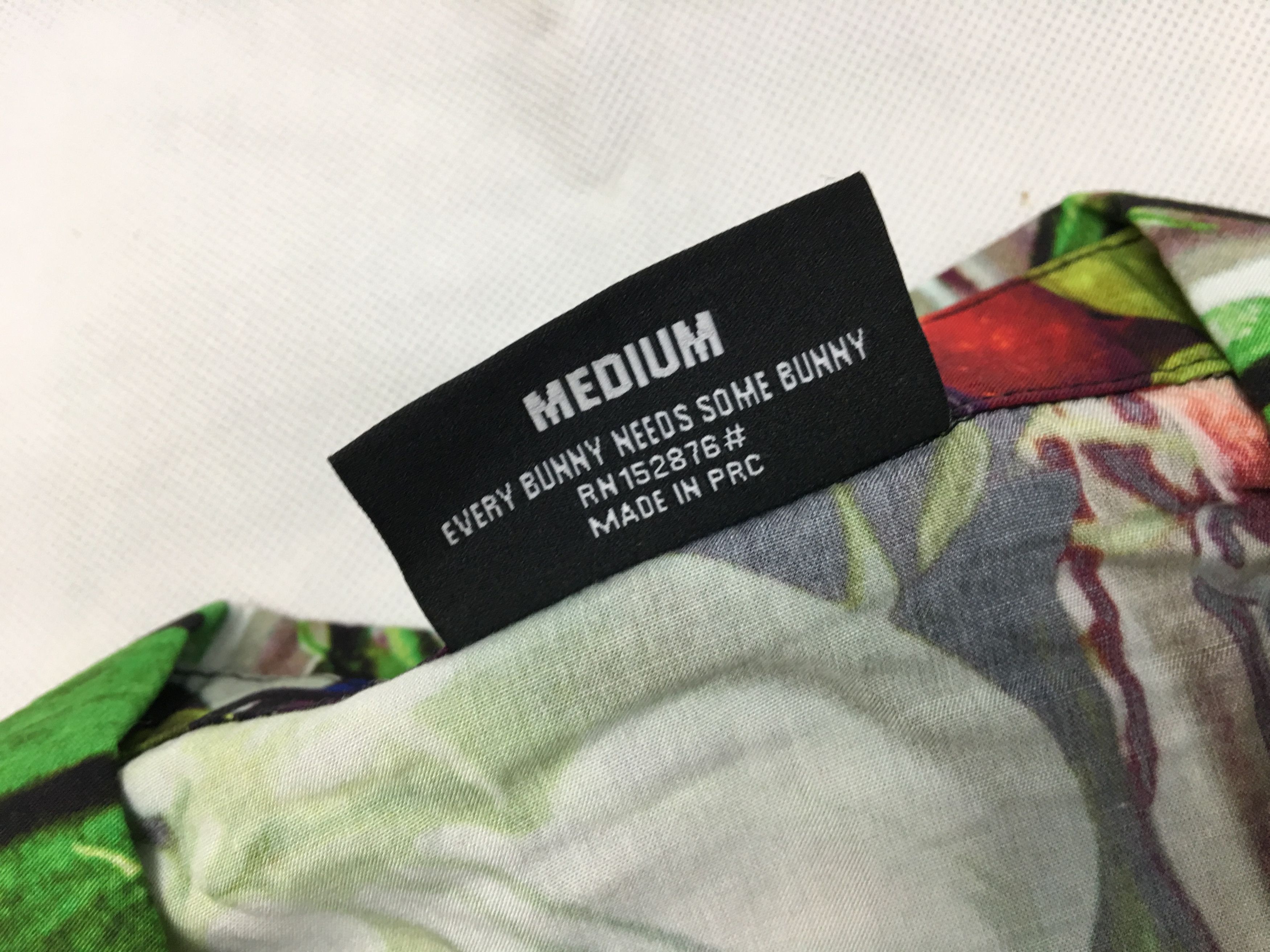 Playboy Pleasures x Playboy Taste Button Down Rayon Shirt Medium Size US M / EU 48-50 / 2 - 8 Thumbnail