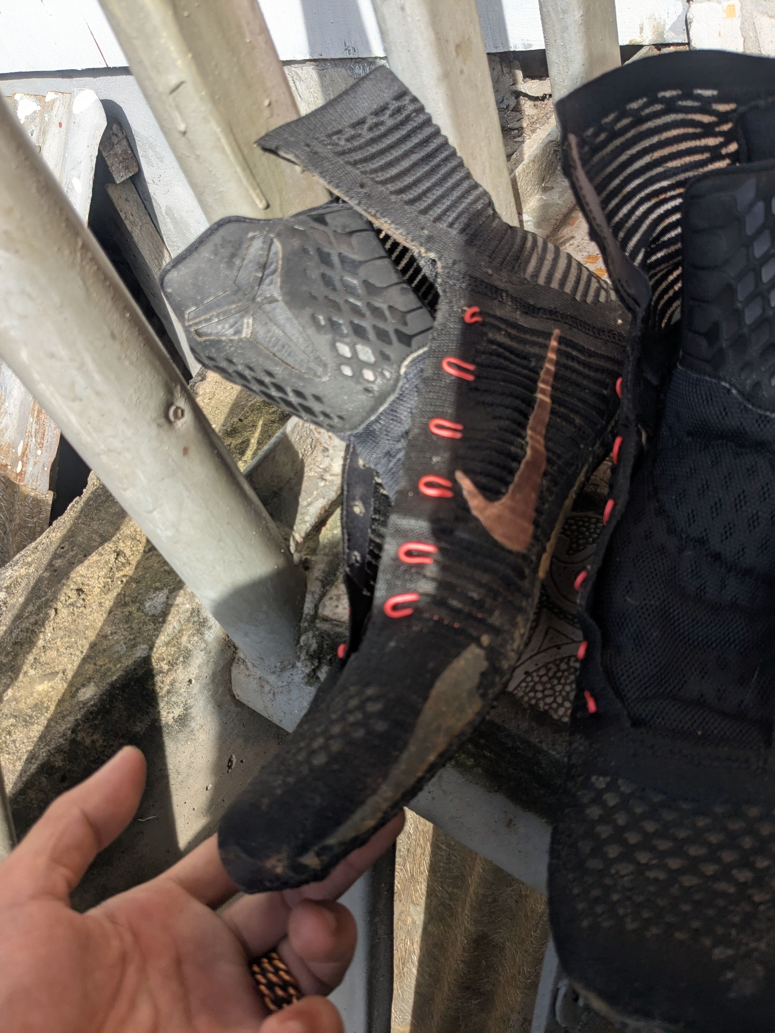 Nike Nike Kobe 10 elite rose gold need outsole replacement Size US 11 / EU 44 - 2 Thumbnail