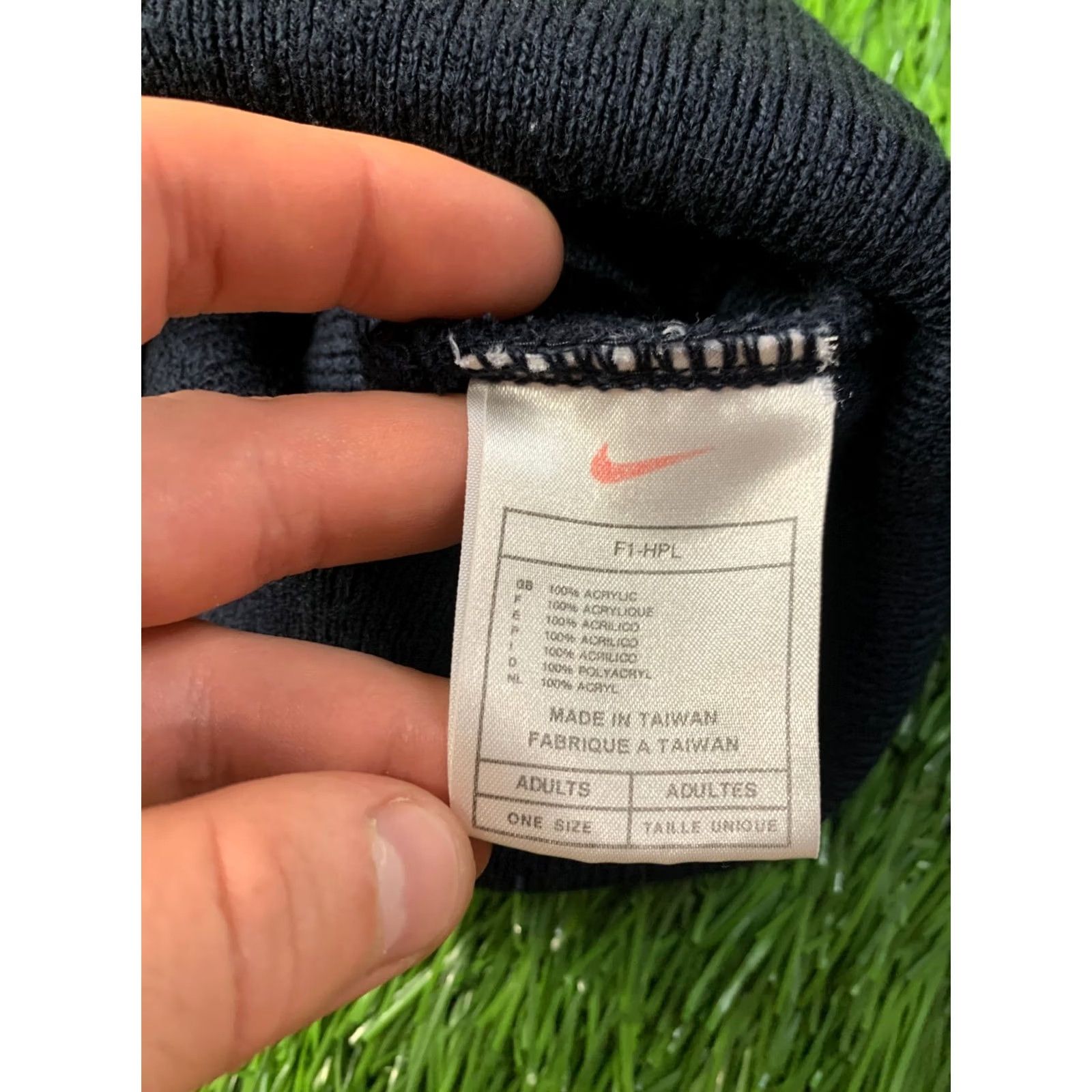 Nike VINTAGE Nike Hat Mens One Size Black 100% Acrylic Casual Winter 2001 Size ONE SIZE - 3 Thumbnail
