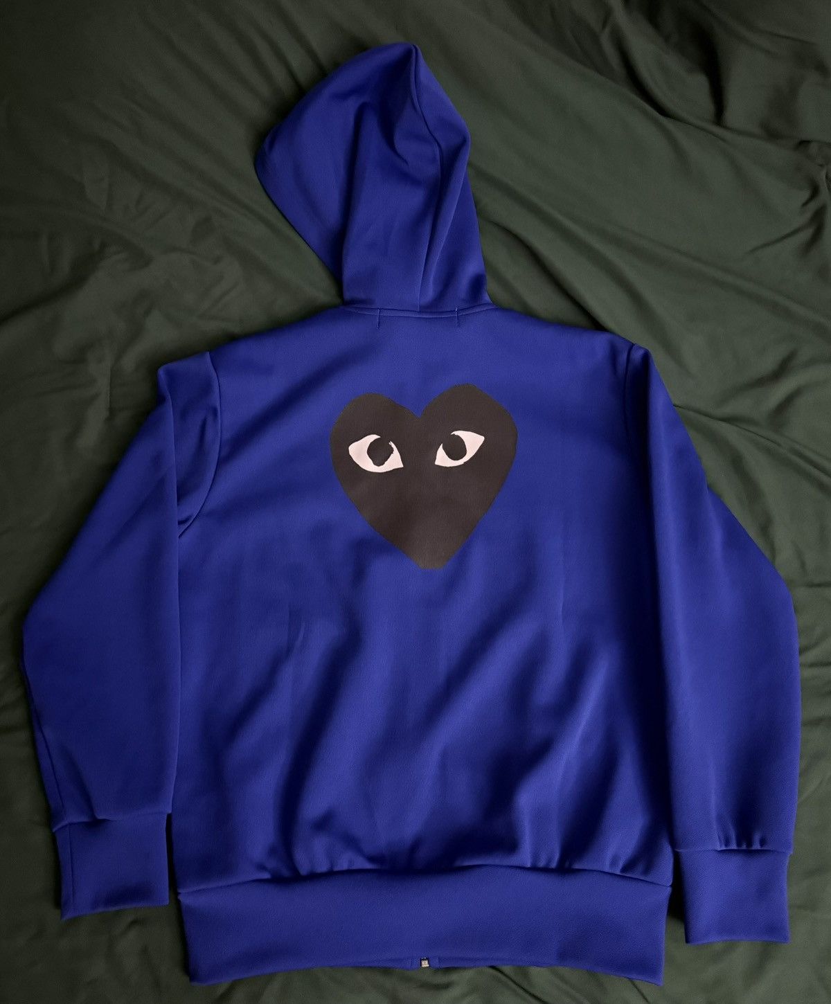 Comme des Garcons PLAY Comme des Garçons PLAY Heart Hoodie Blue and Black Size M Size US M / EU 48-50 / 2 - 3 Thumbnail