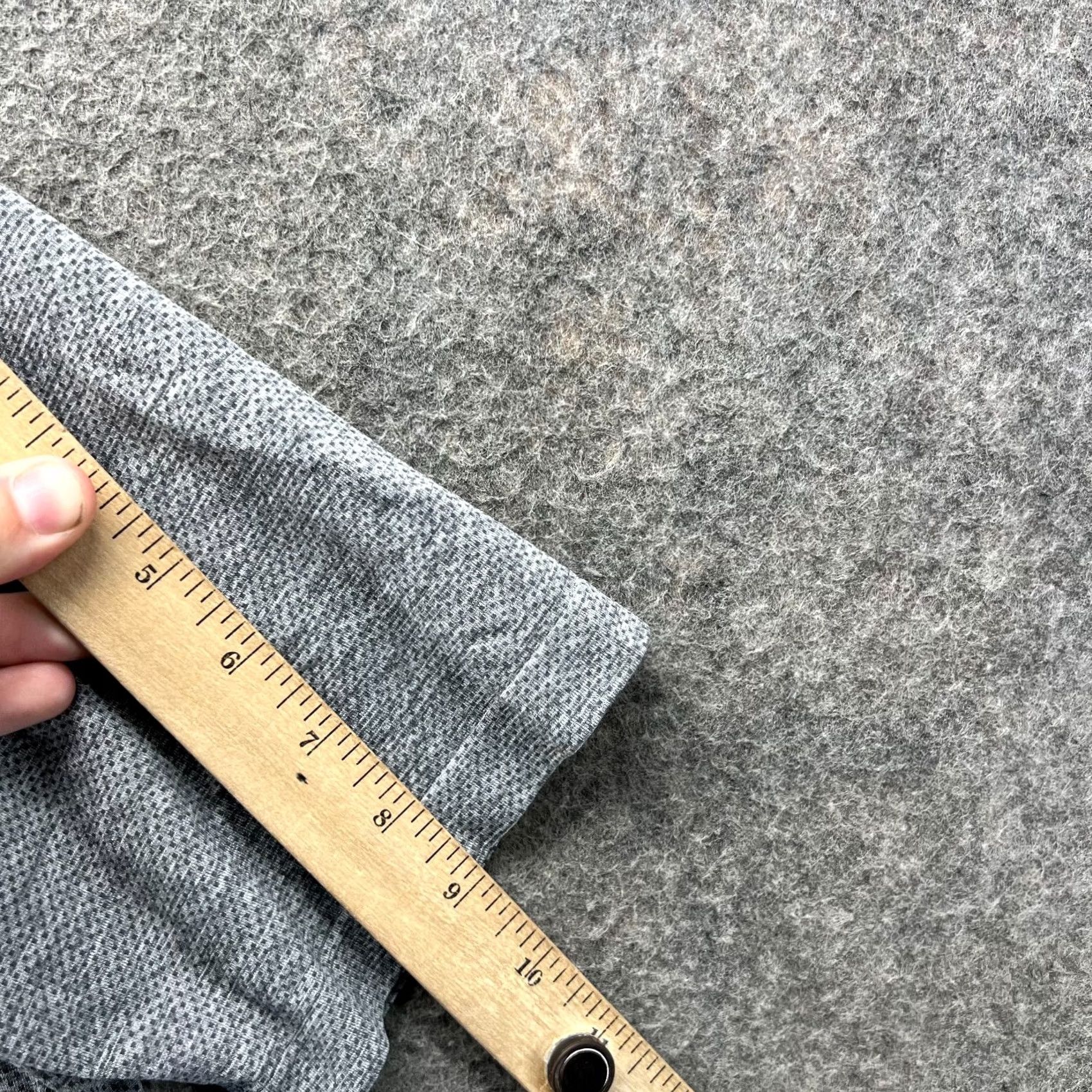 Lululemon Lululemon Shirt Womens 8 Gray Crewneck Swiftly Tech Athletic Training Tee Shirt Women 8 Gray Crew Neck Short Sleeve Nike? Size M / US 6-8 / IT 42-44 - 6 Thumbnail
