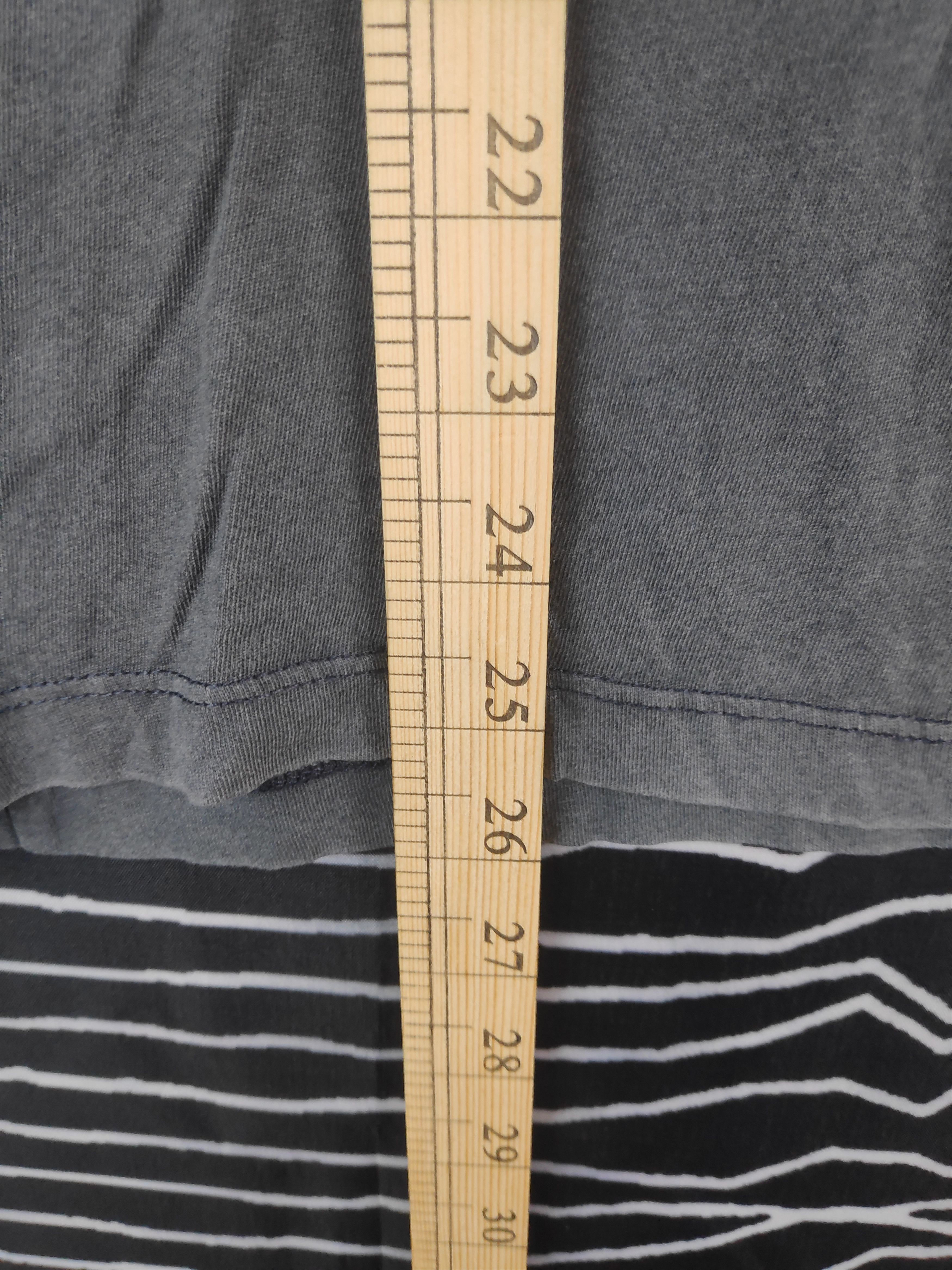 Pull & Bear La Casa De Papel Netflix Series Bella Ciao Tee Size US S / EU 44-46 / 1 - 8 Thumbnail