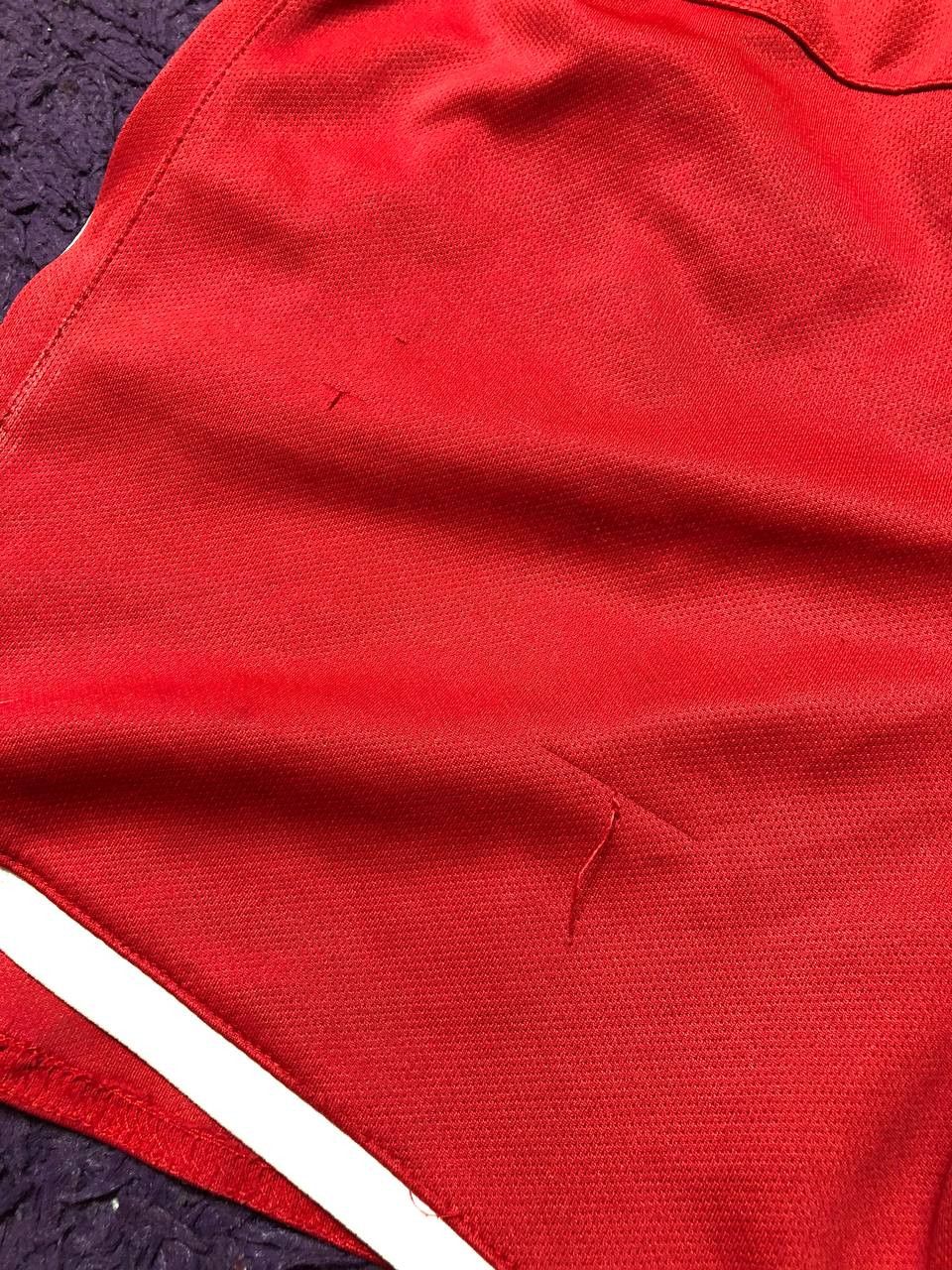Umbro Vintage shorts red crazy Y2K big logo Umbro EUR 36 Size 36" / US 14 / IT 50 - 18 Thumbnail