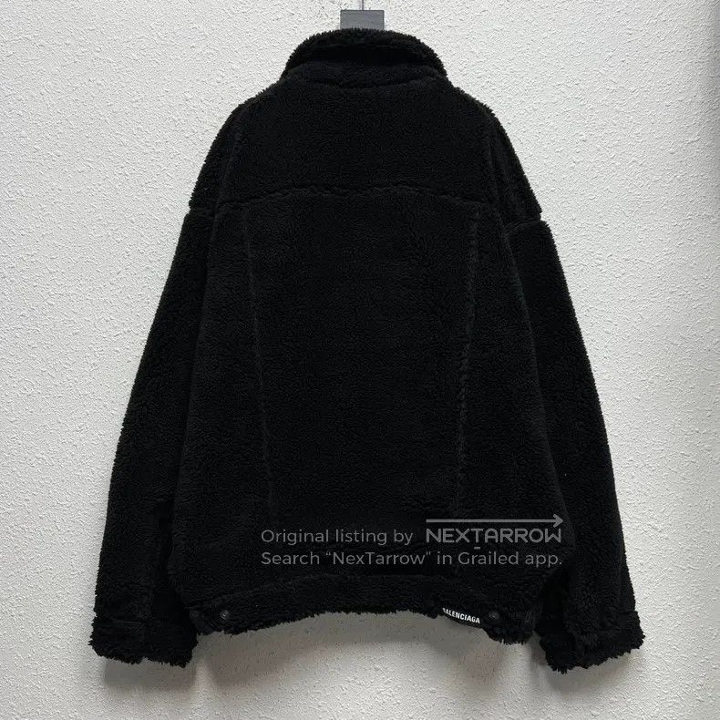 Balenciaga Balenciaga Black chest embroidered logo lamb fur teddy bea Size US M / EU 48-50 / 2 - 2 Thumbnail