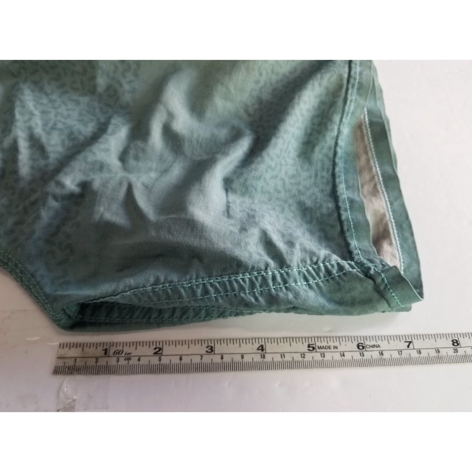 Vintage Liquid Force Mens Board Shorts Bottom 30 Green Pockets Quick Dry Beach Surfing Recreational 100% Polyester Regular Swim Trunks Stains Size US 30 / EU 46 - 4 Thumbnail
